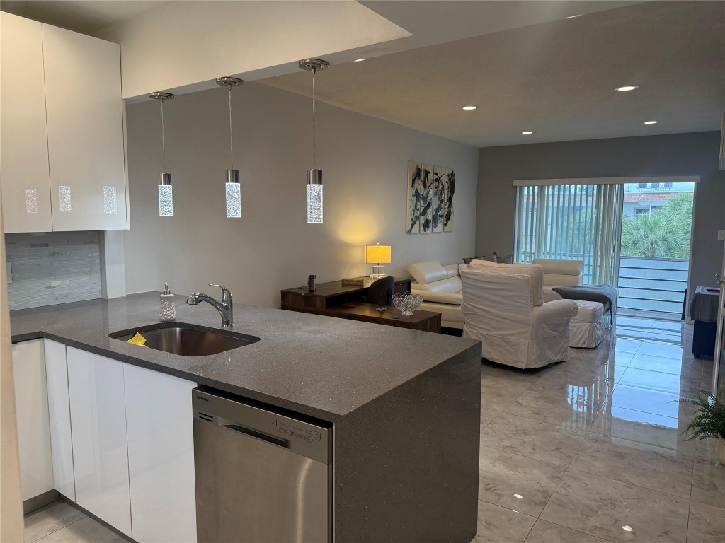 BOCA TEECA CONDO 1 - Residential