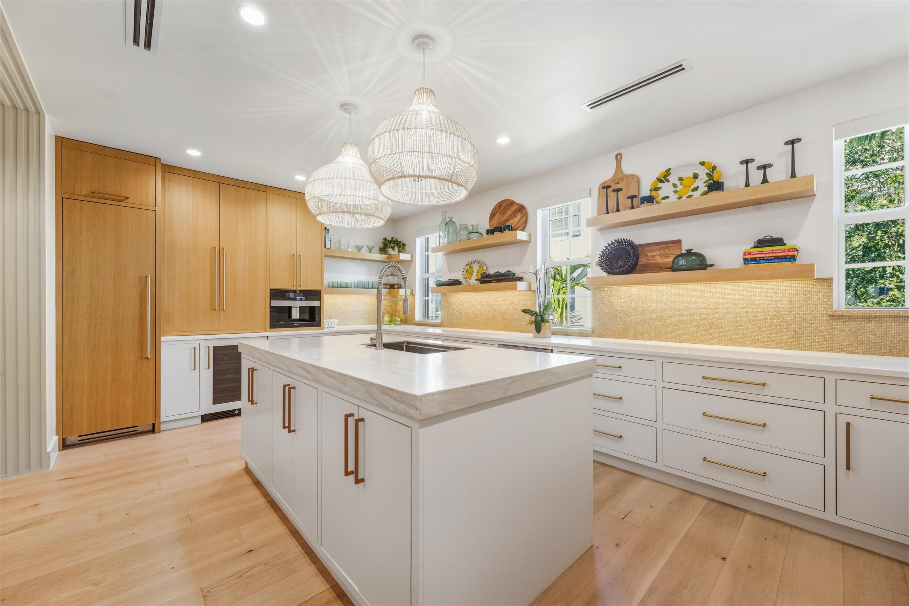 MALLORY SQUARE - Residential