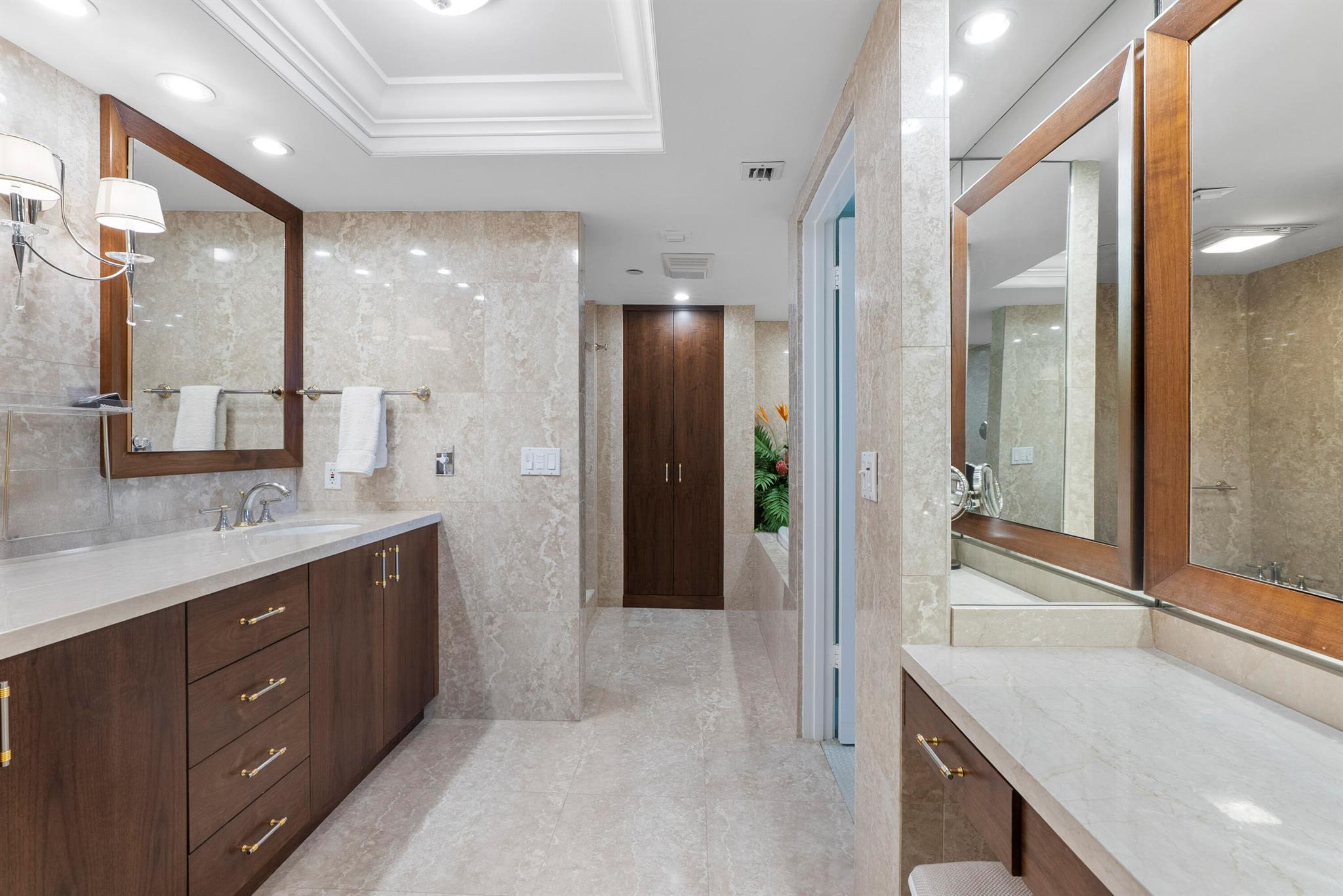 2580 S Ocean Boulevard 1c3, Palm Beach, FL, 33480/$3,699,000 4 2580 S Ocean Boulevard 1c3