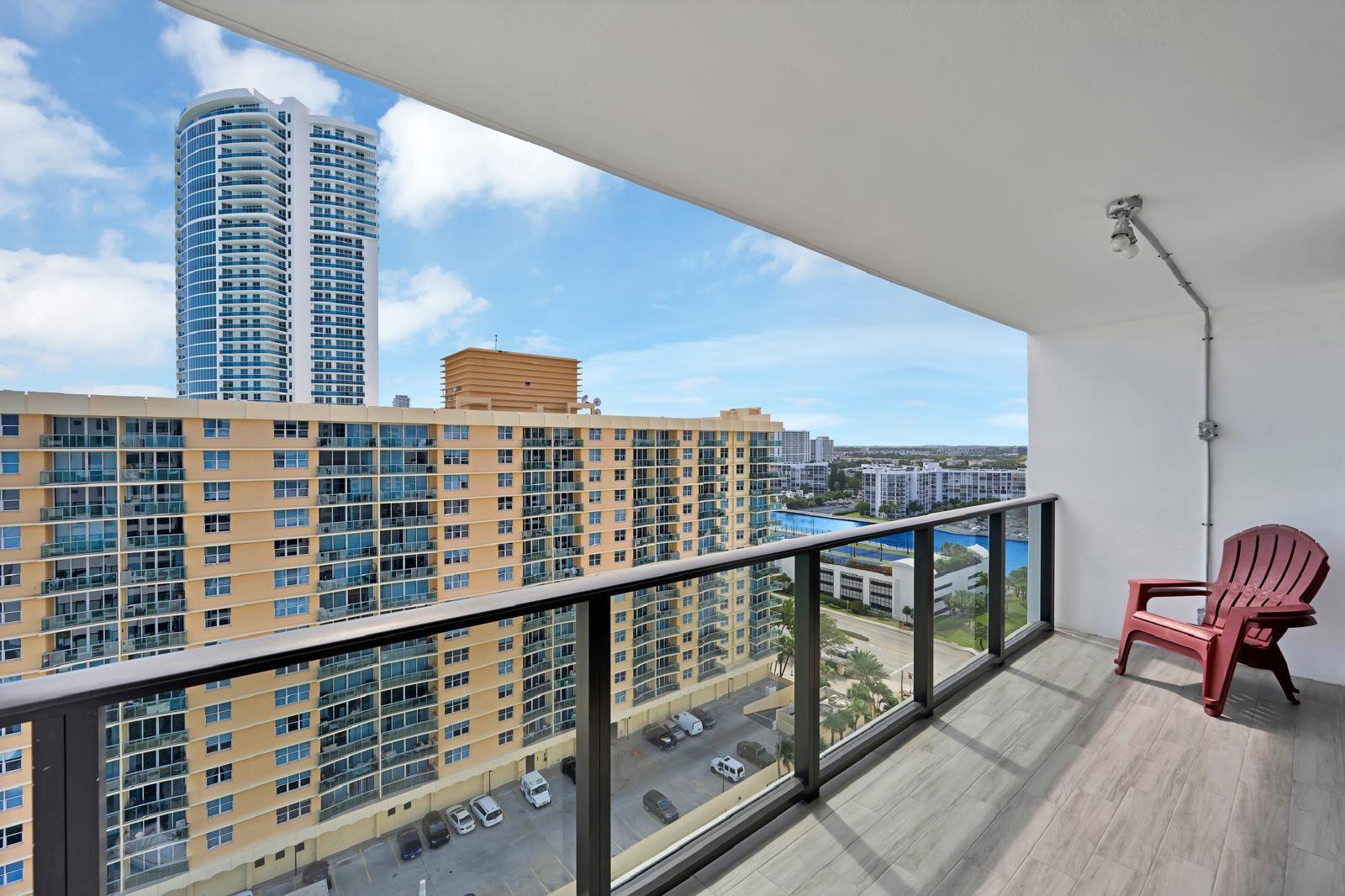Quadomain CATANIA CONDO - Residential