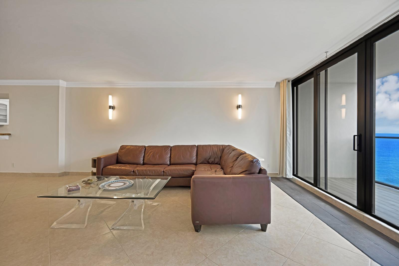 Quadomain CATANIA CONDO - Residential