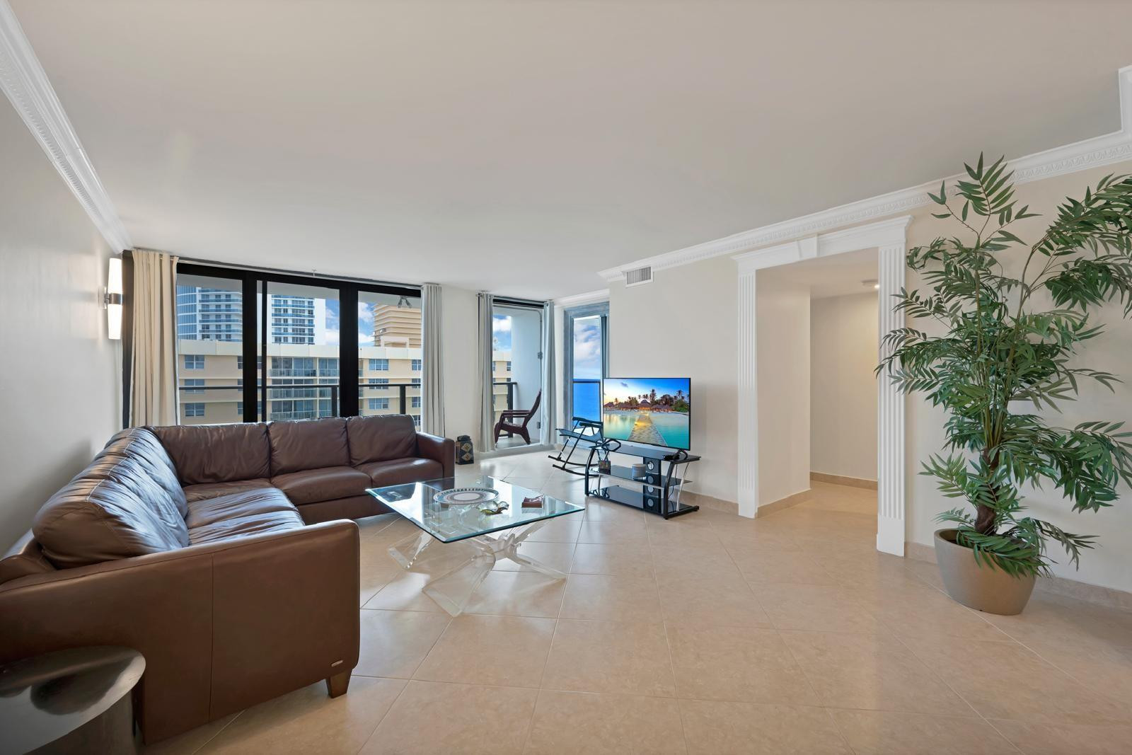 Quadomain CATANIA CONDO - Residential