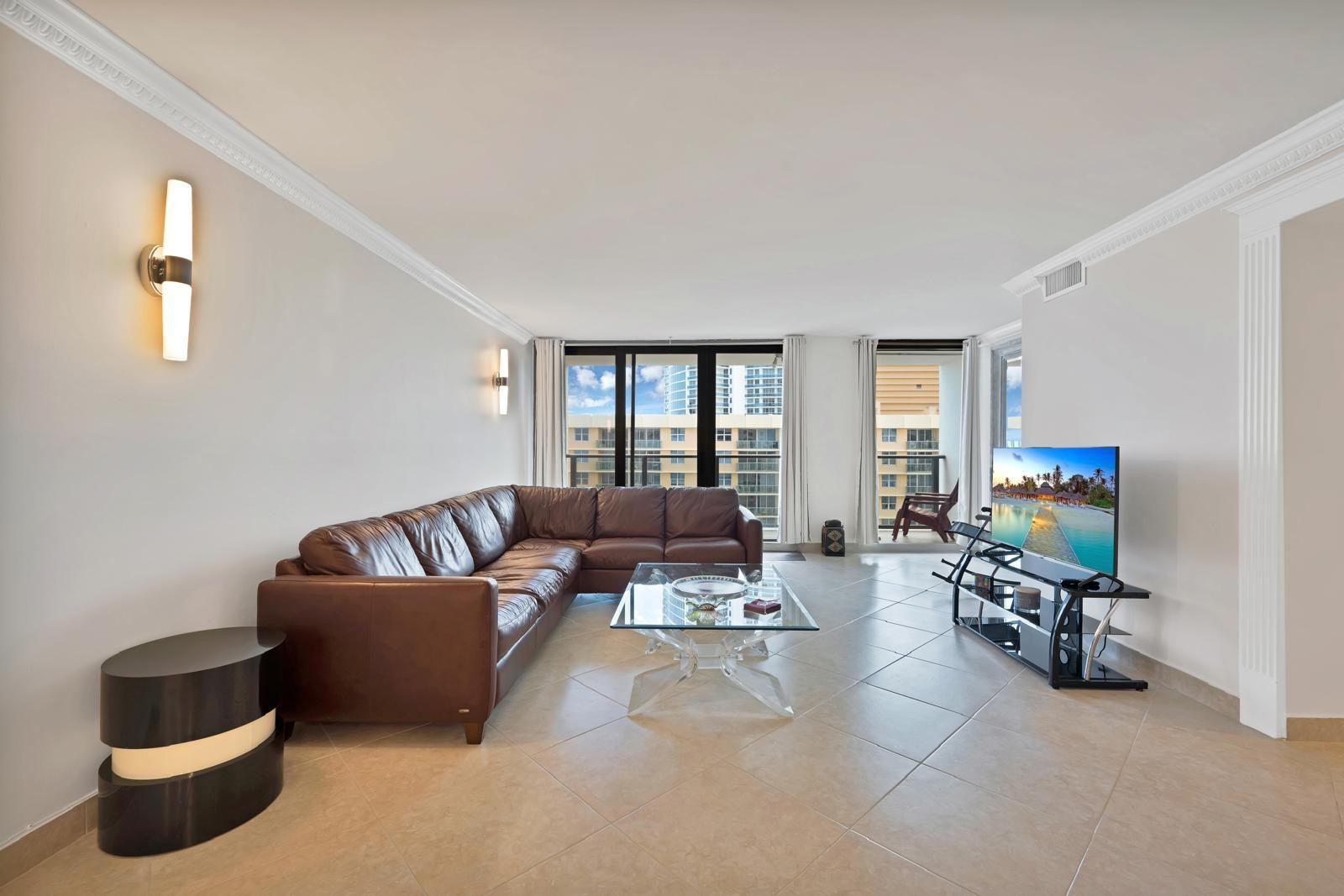 Quadomain CATANIA CONDO - Residential