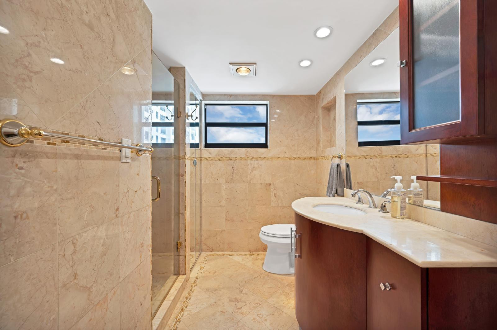 Quadomain CATANIA CONDO - Residential