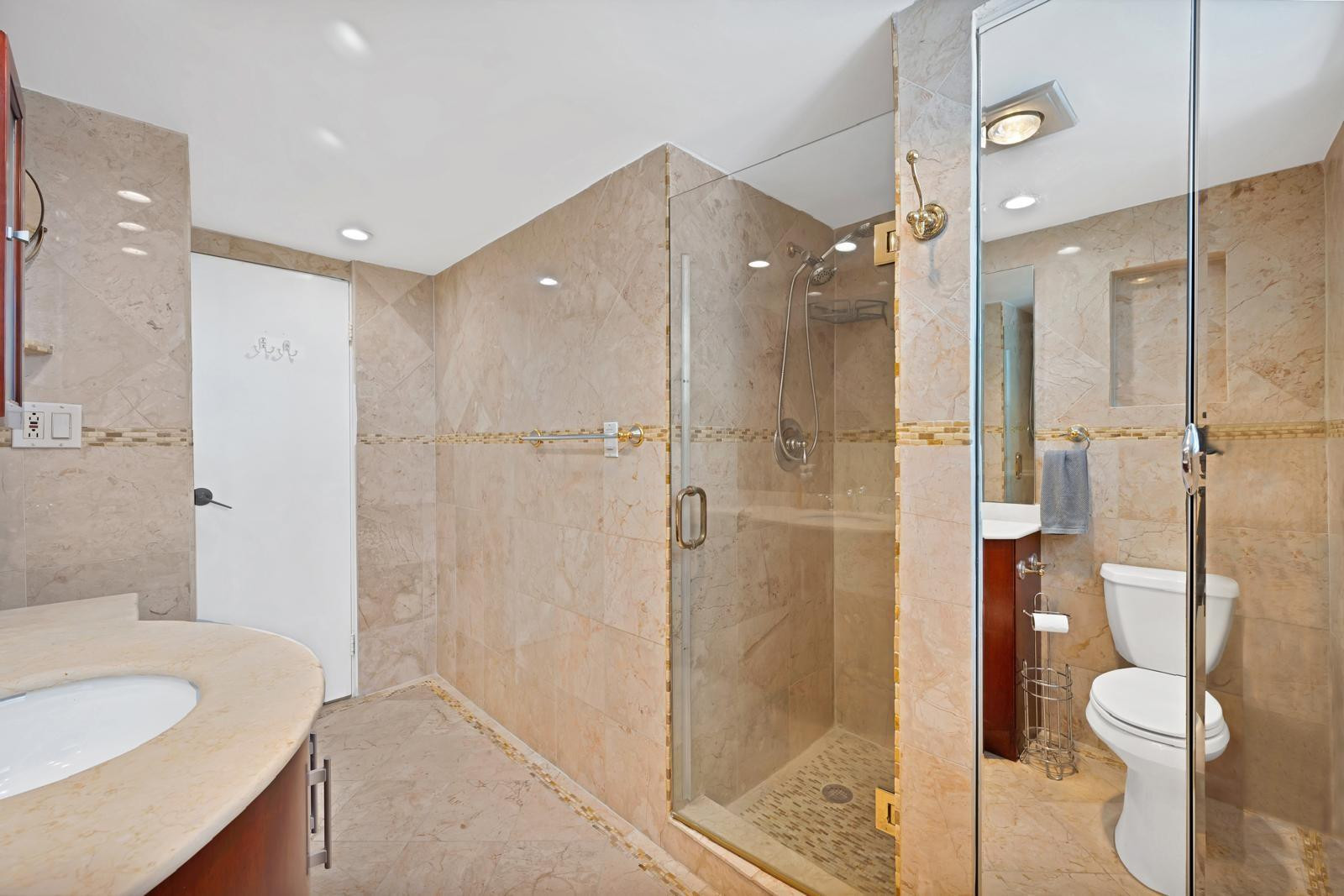 Quadomain CATANIA CONDO - Residential