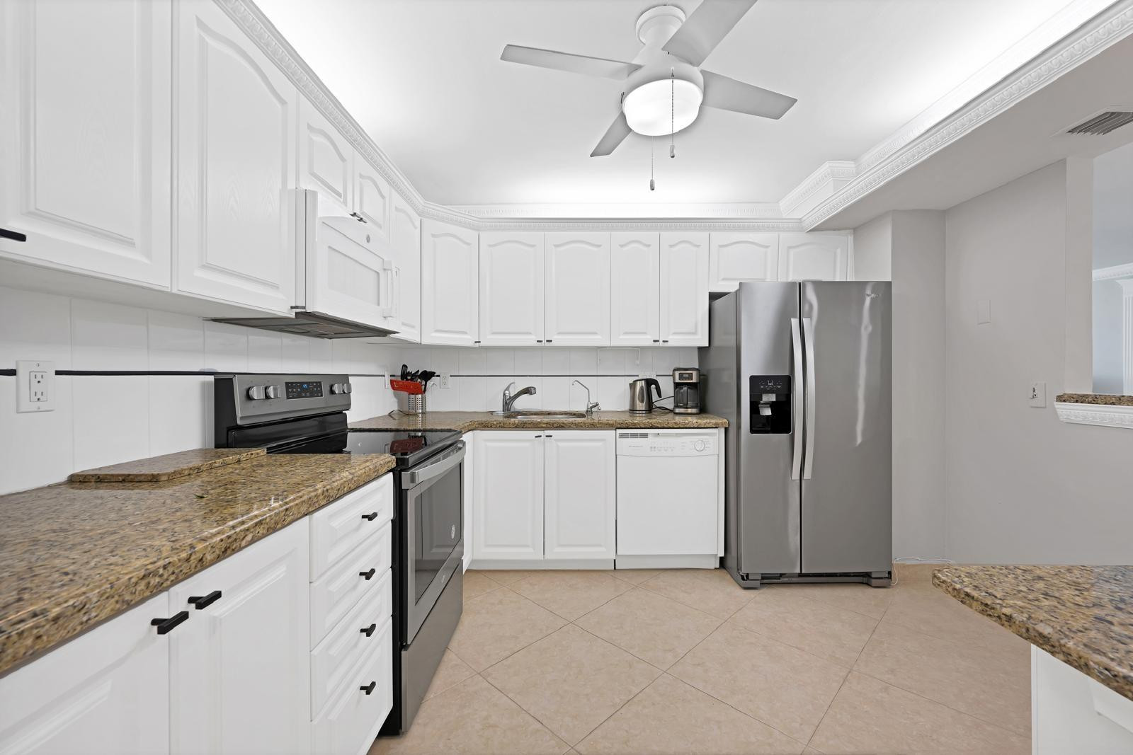 Quadomain CATANIA CONDO - Residential