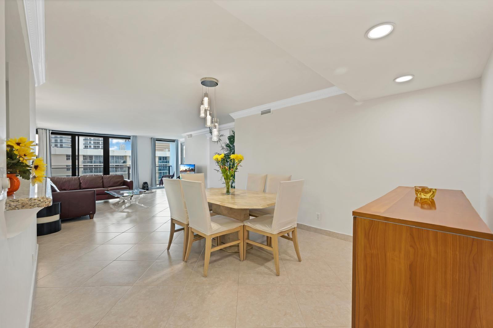 Quadomain CATANIA CONDO - Residential