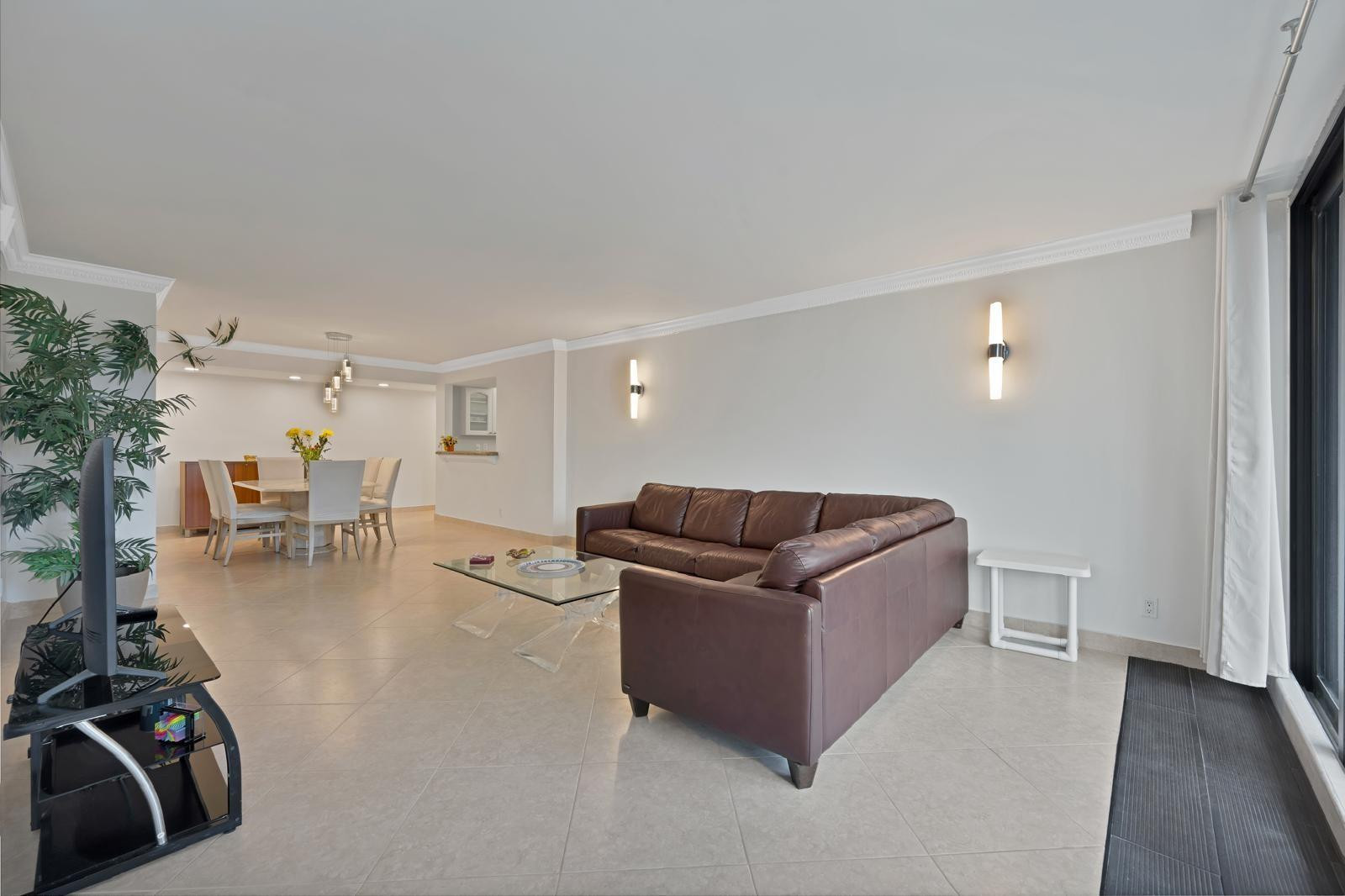 Quadomain CATANIA CONDO - Residential