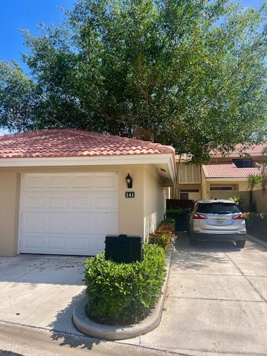 Photo of 141 Old Meadow Way, Palm Beach Gardens, FL 33418 (MLS # R11028434)