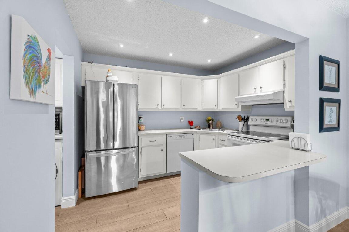 PINE RIDGE SOUTH IV CONDO - Residential Lease