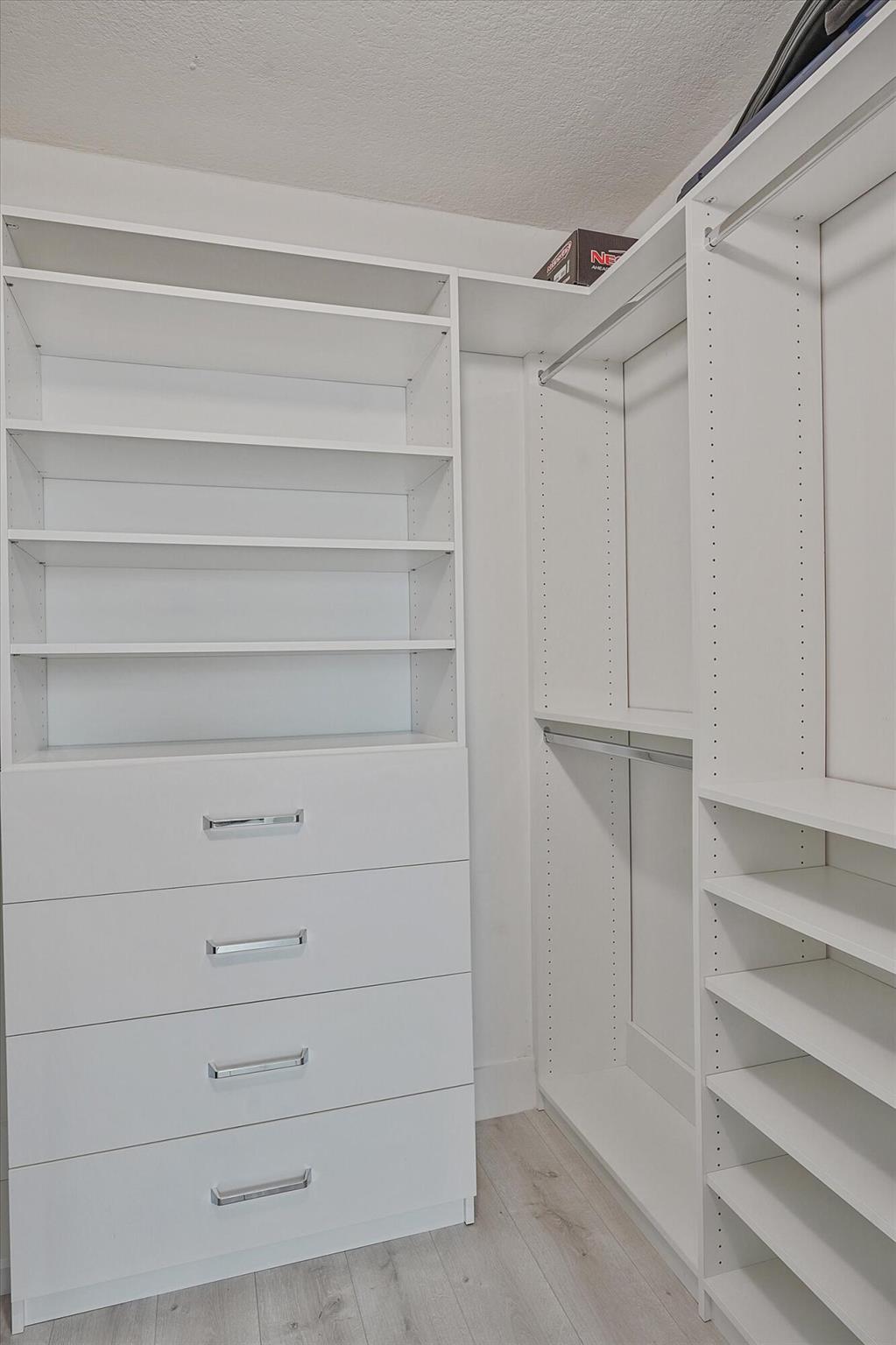 PRADO CONDO - Residential