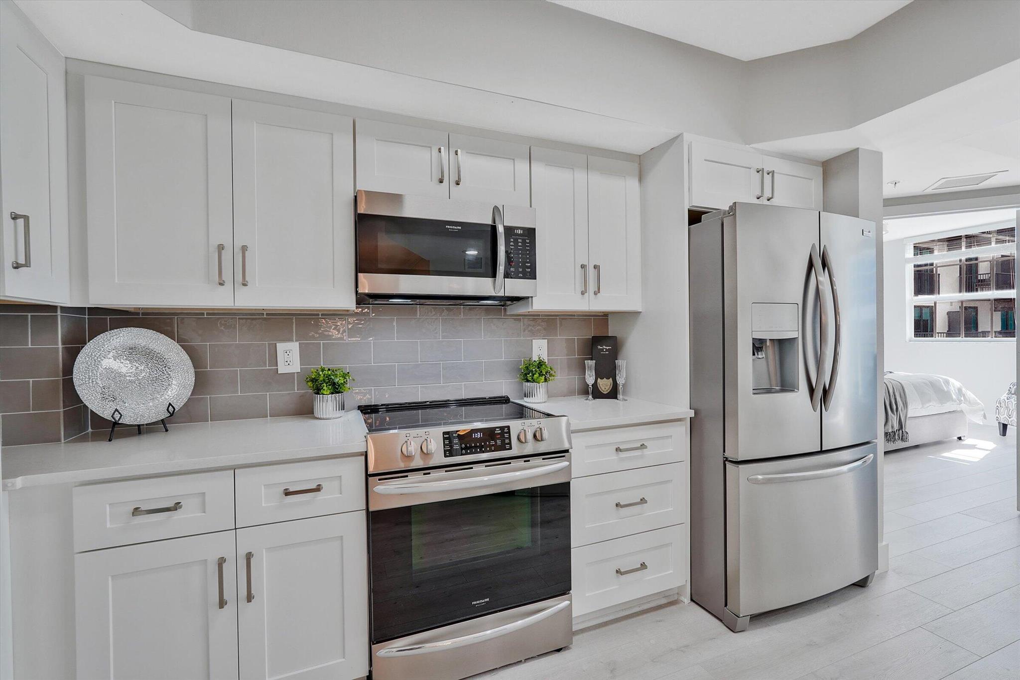 PRADO CONDO - Residential