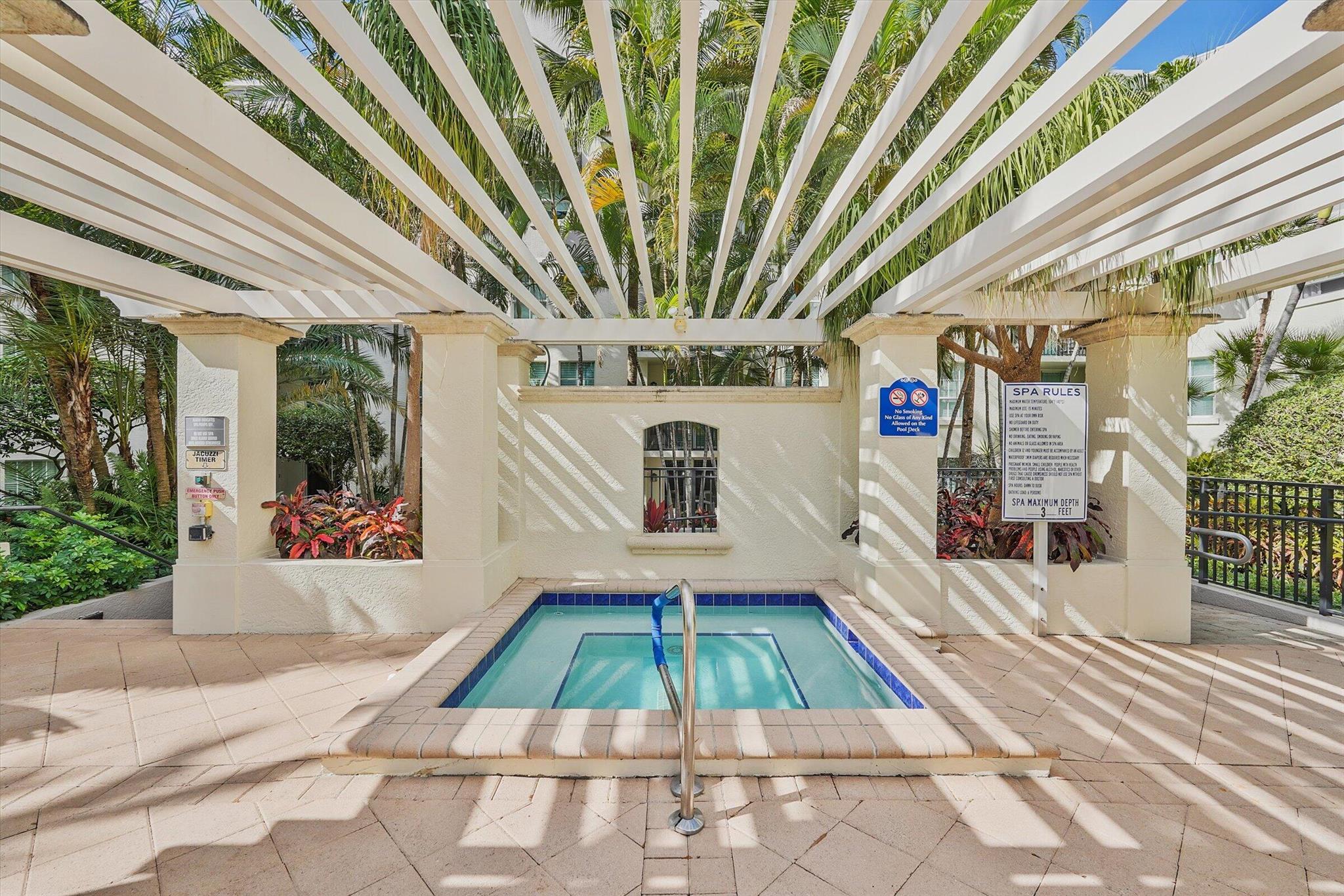 PRADO CONDO - Residential