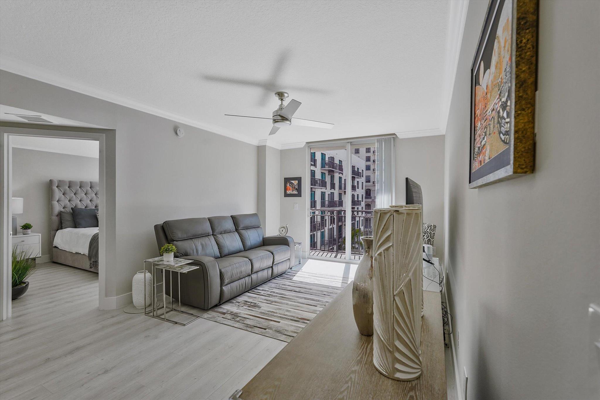 PRADO CONDO - Residential