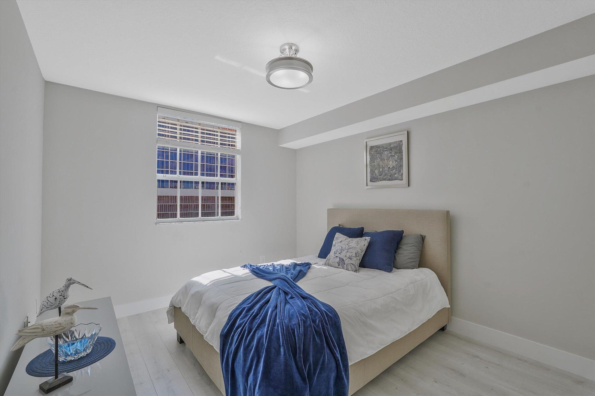 PRADO CONDO - Residential