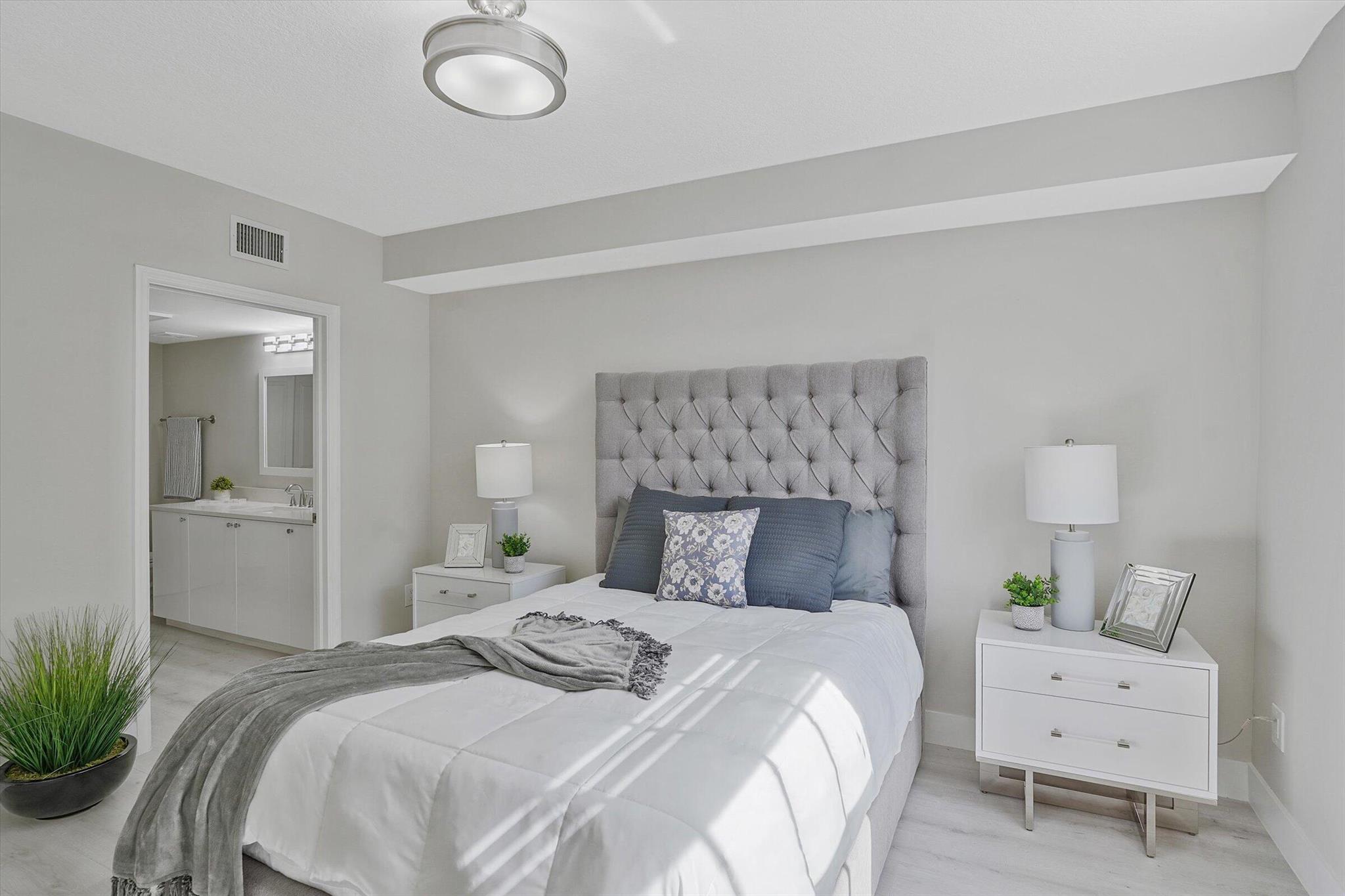 PRADO CONDO - Residential