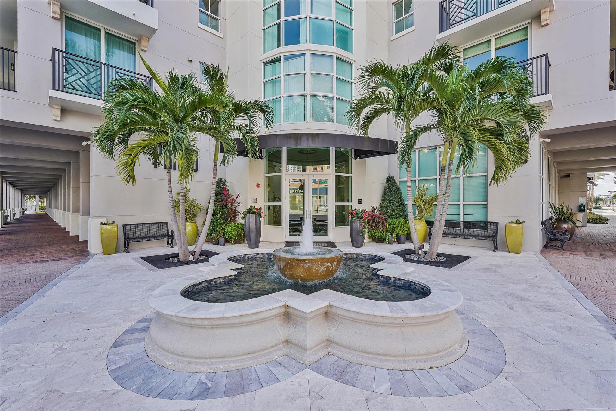 PRADO CONDO - Residential