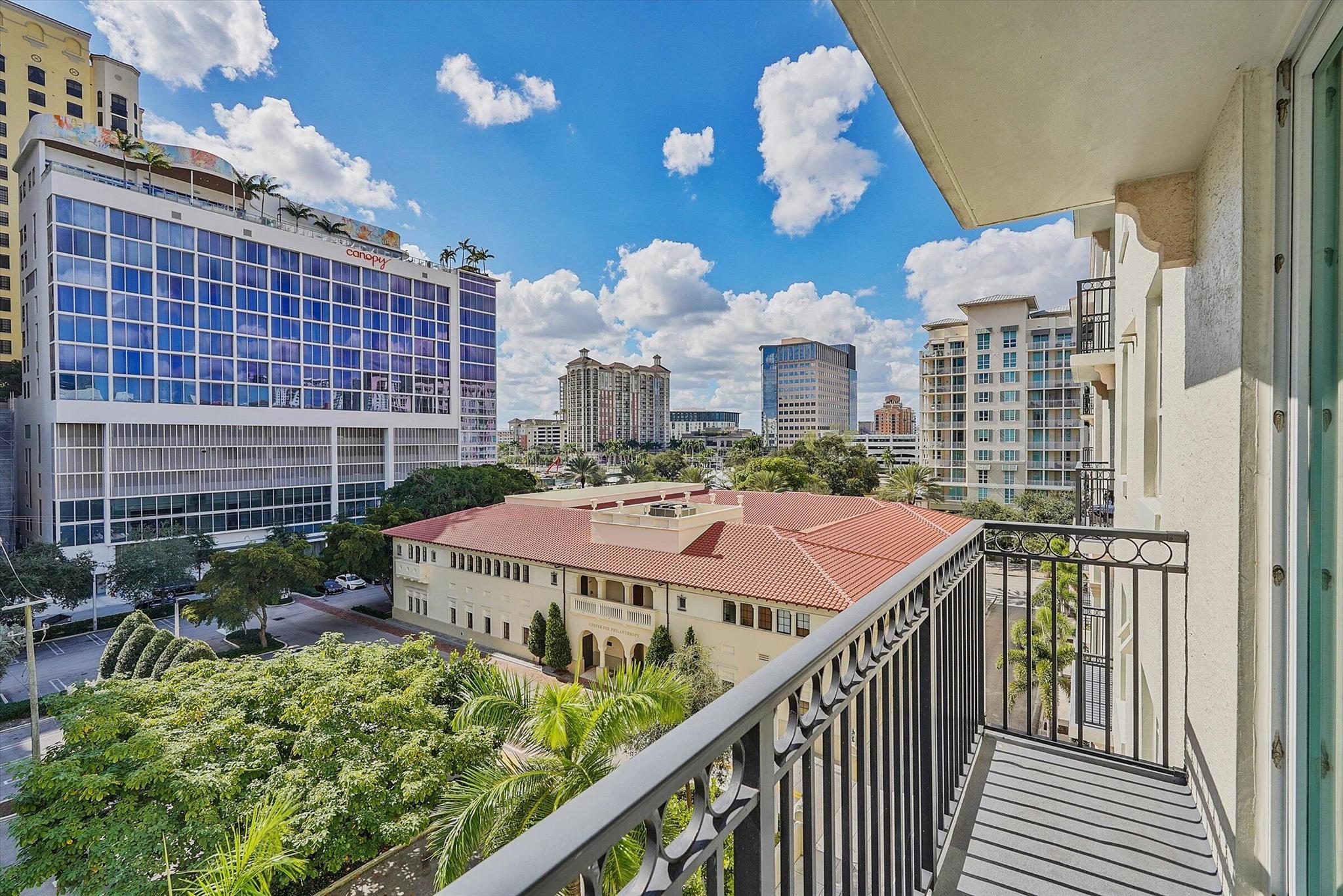 PRADO CONDO - Residential