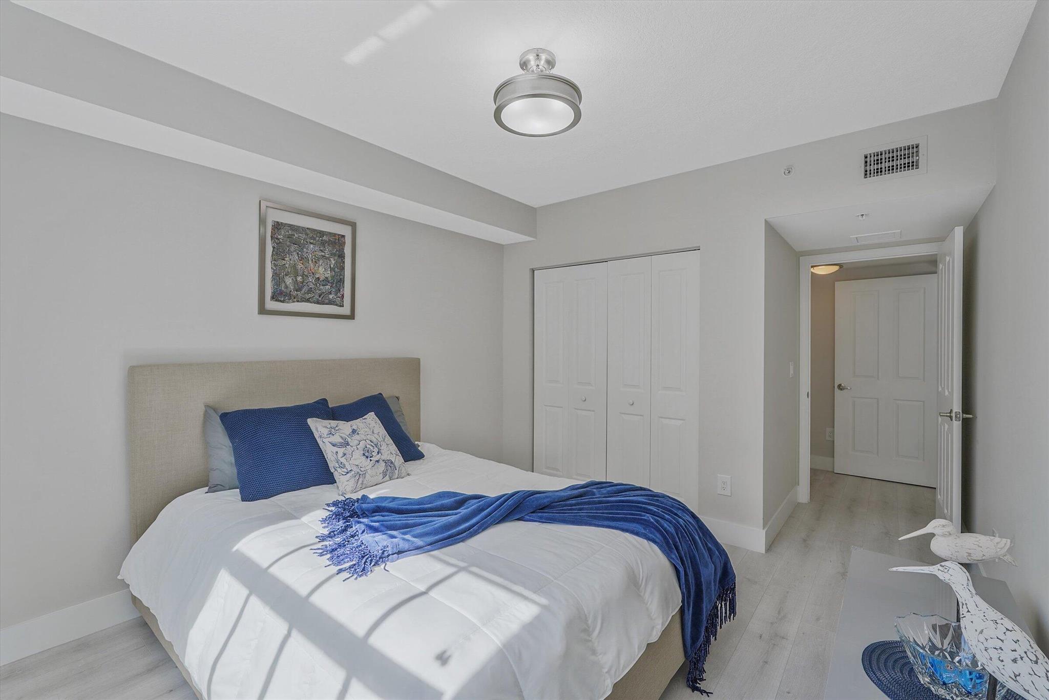 PRADO CONDO - Residential