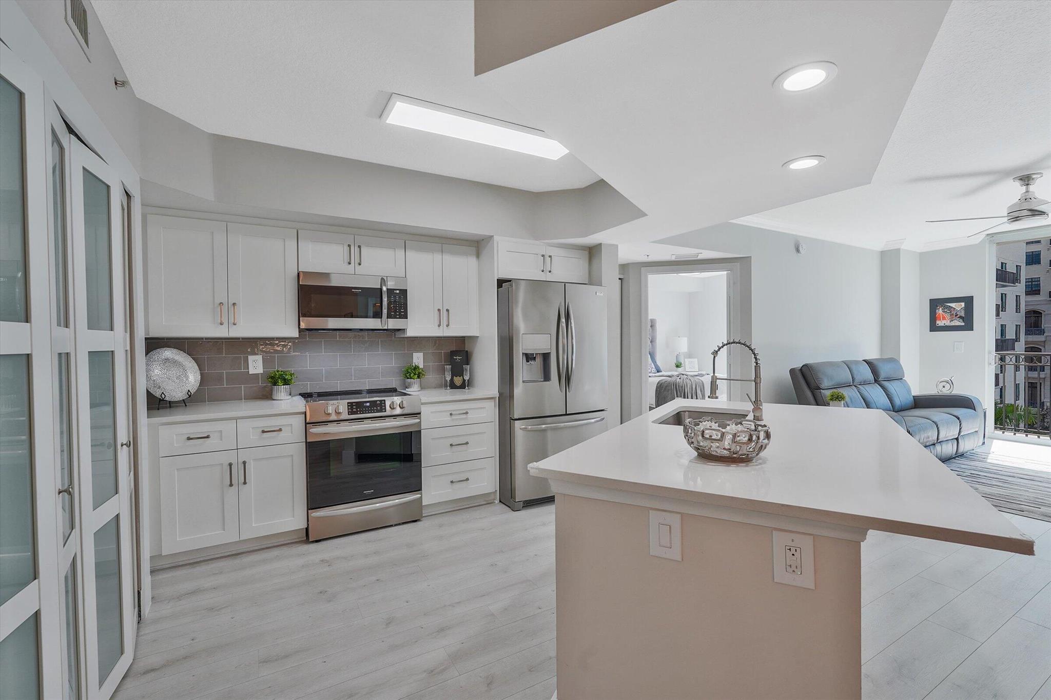 PRADO CONDO - Residential