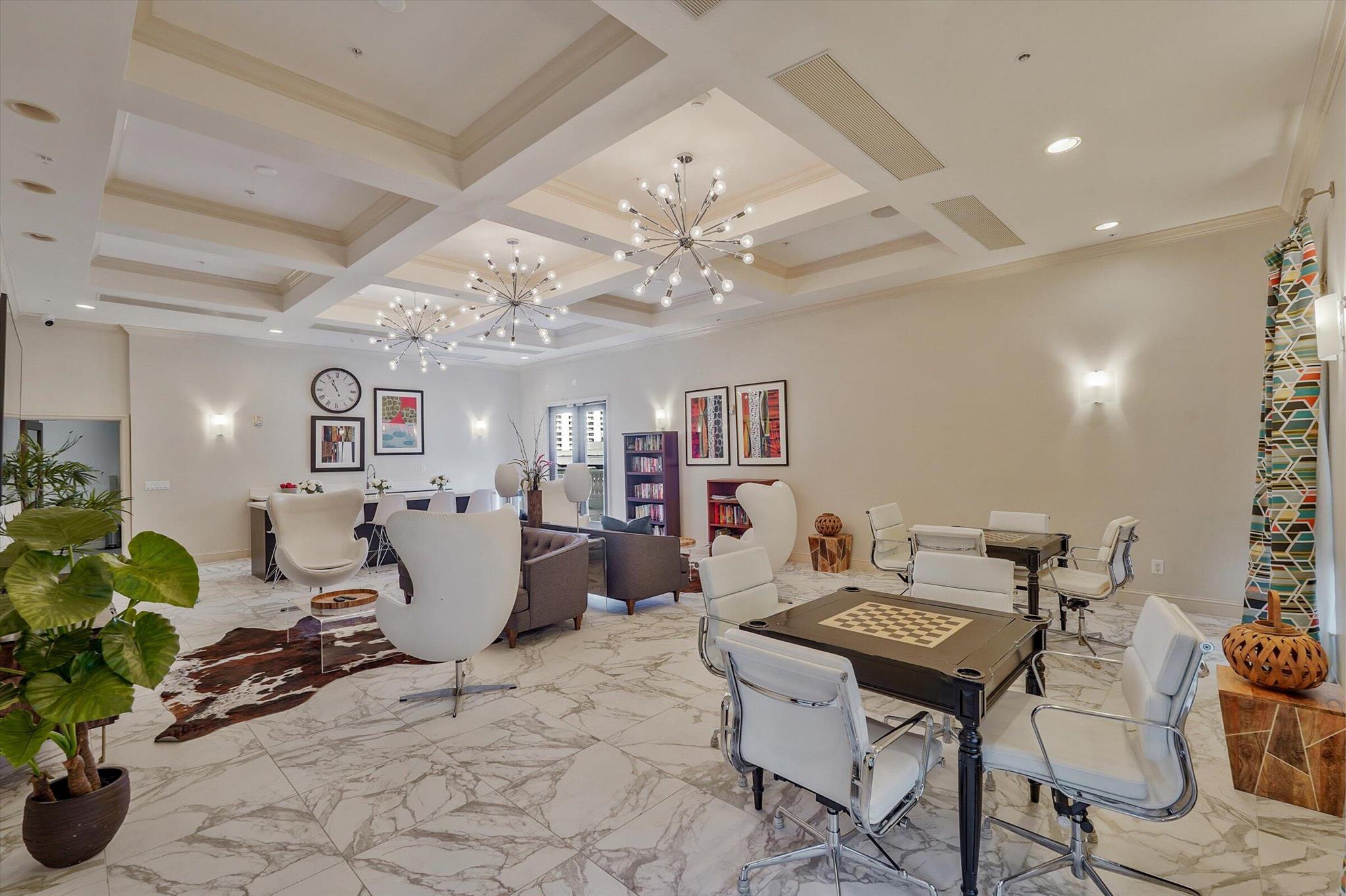 PRADO CONDO - Residential