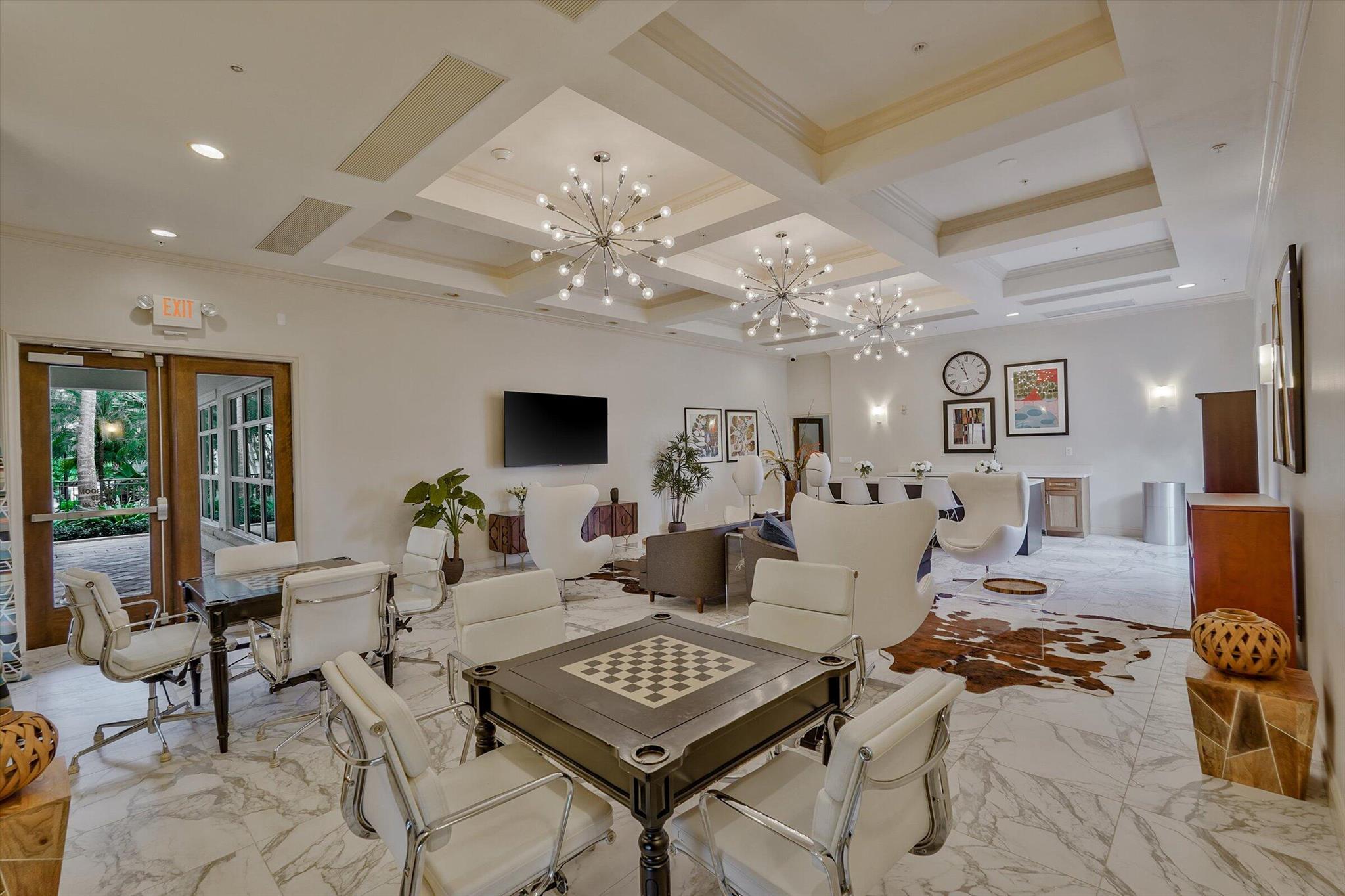 PRADO CONDO - Residential