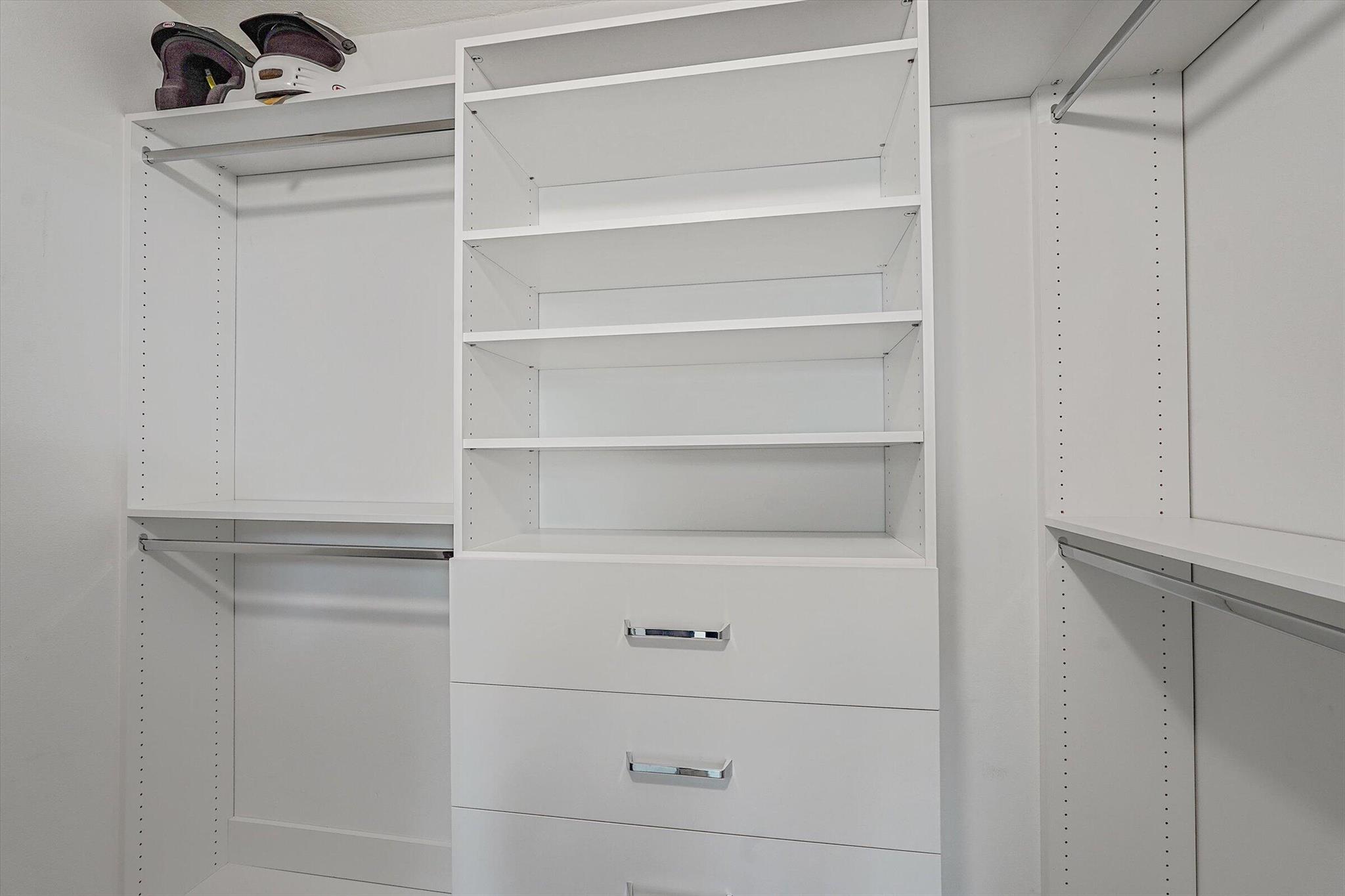 PRADO CONDO - Residential