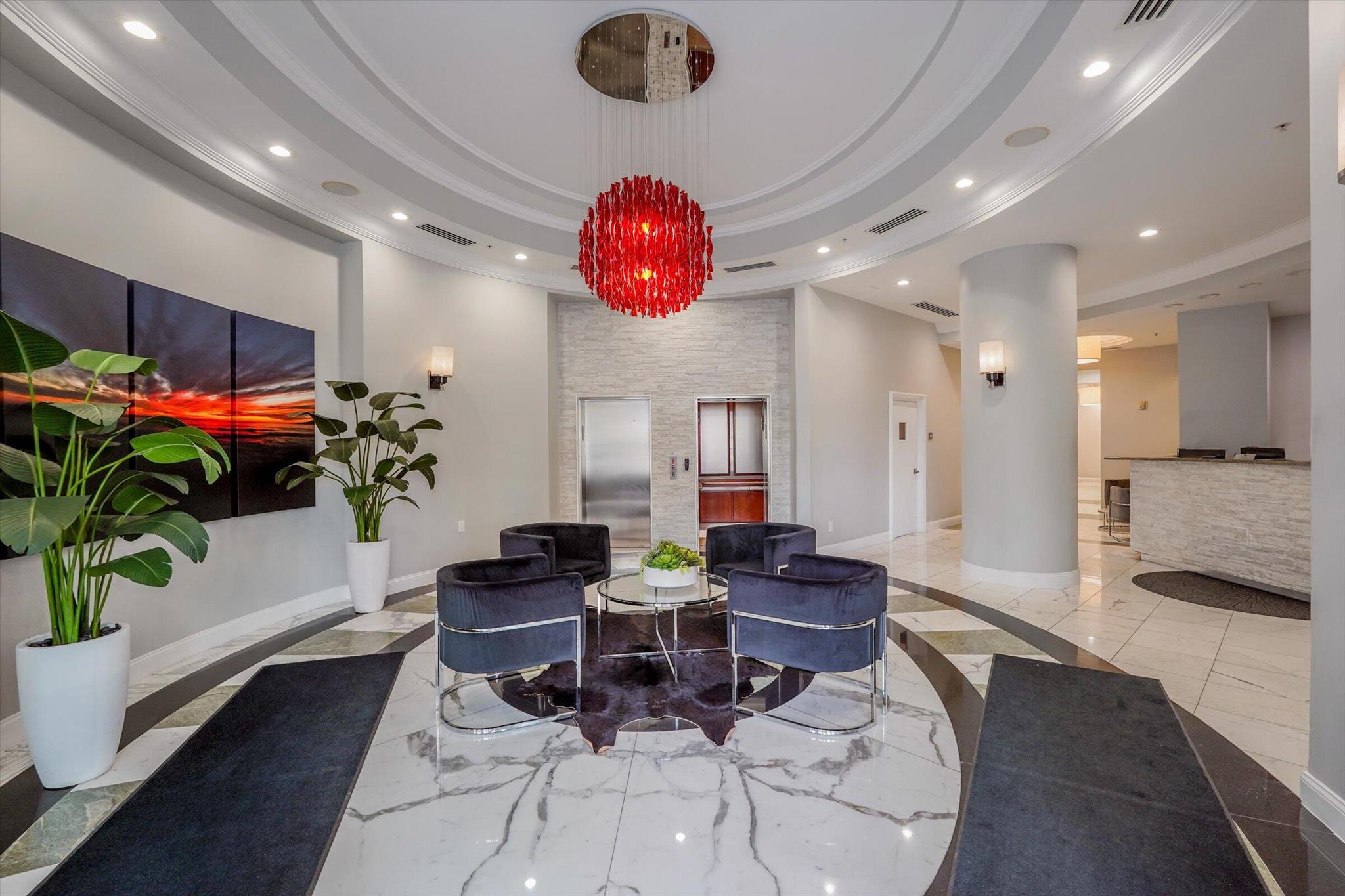 PRADO CONDO - Residential