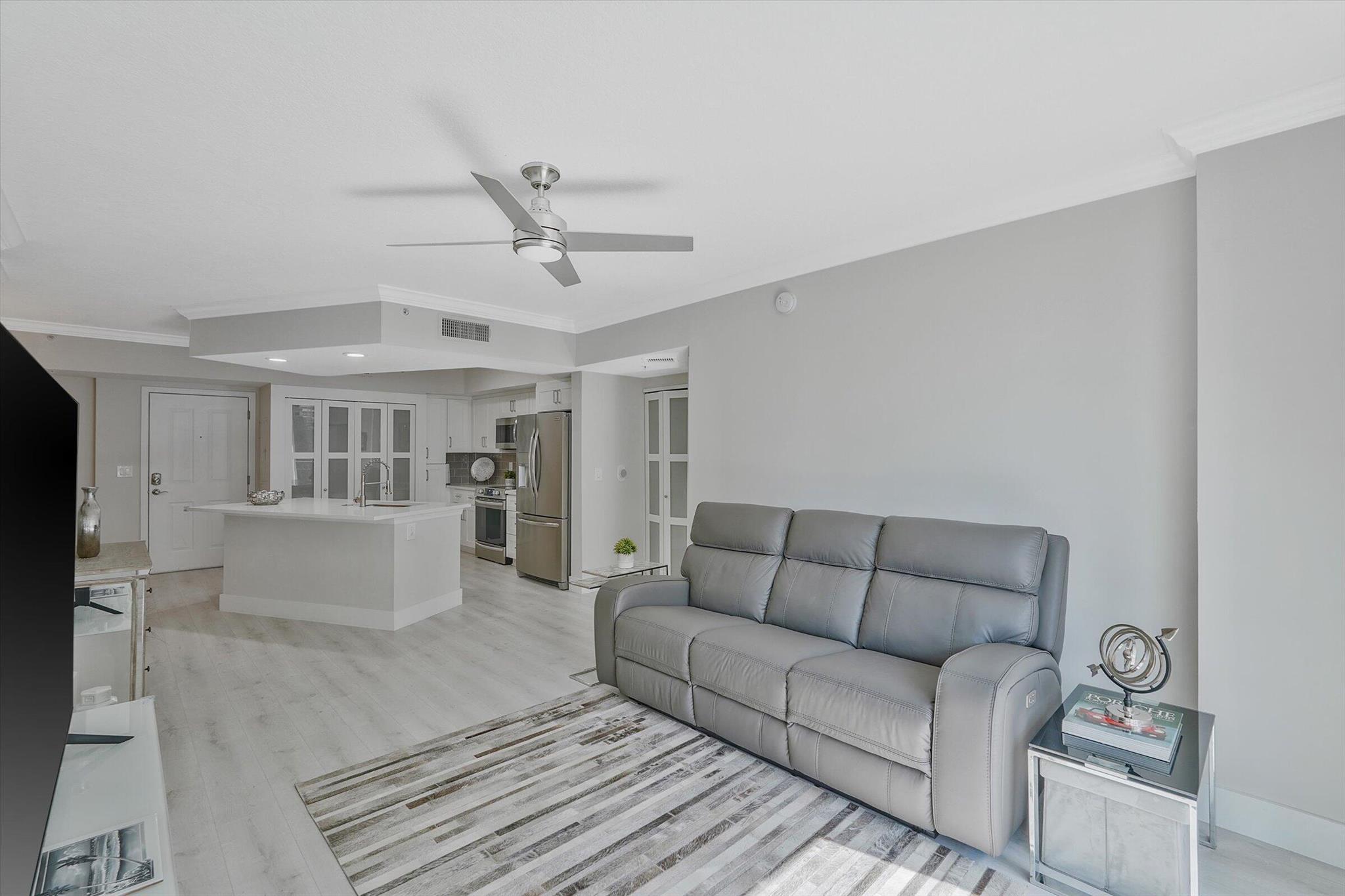 PRADO CONDO - Residential