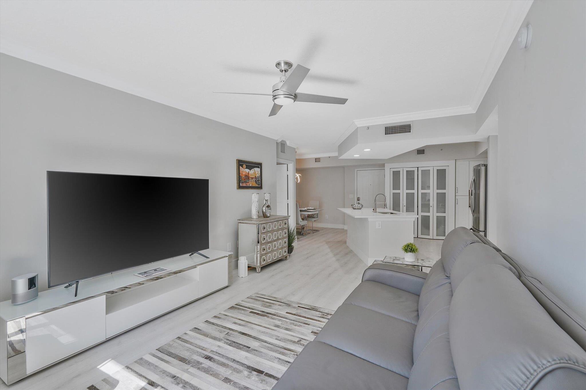 PRADO CONDO - Residential