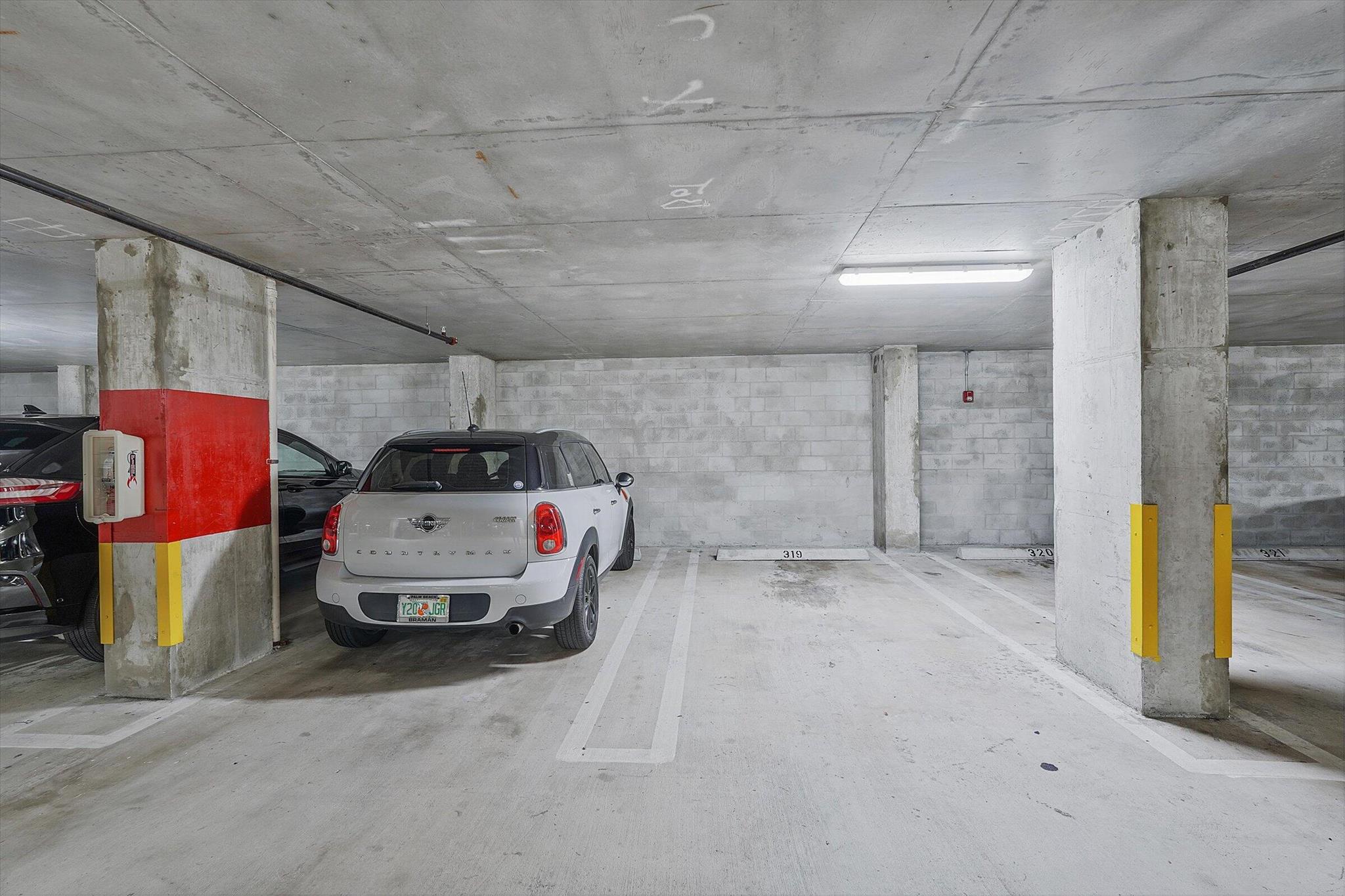 PRADO CONDO - Residential