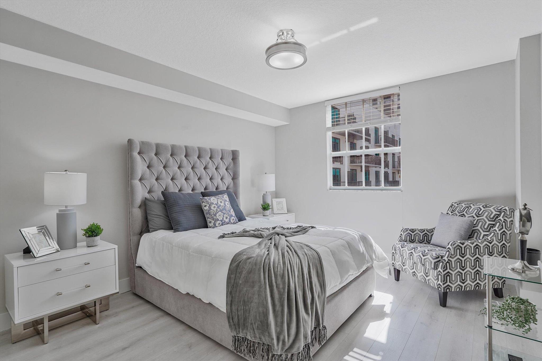 PRADO CONDO - Residential