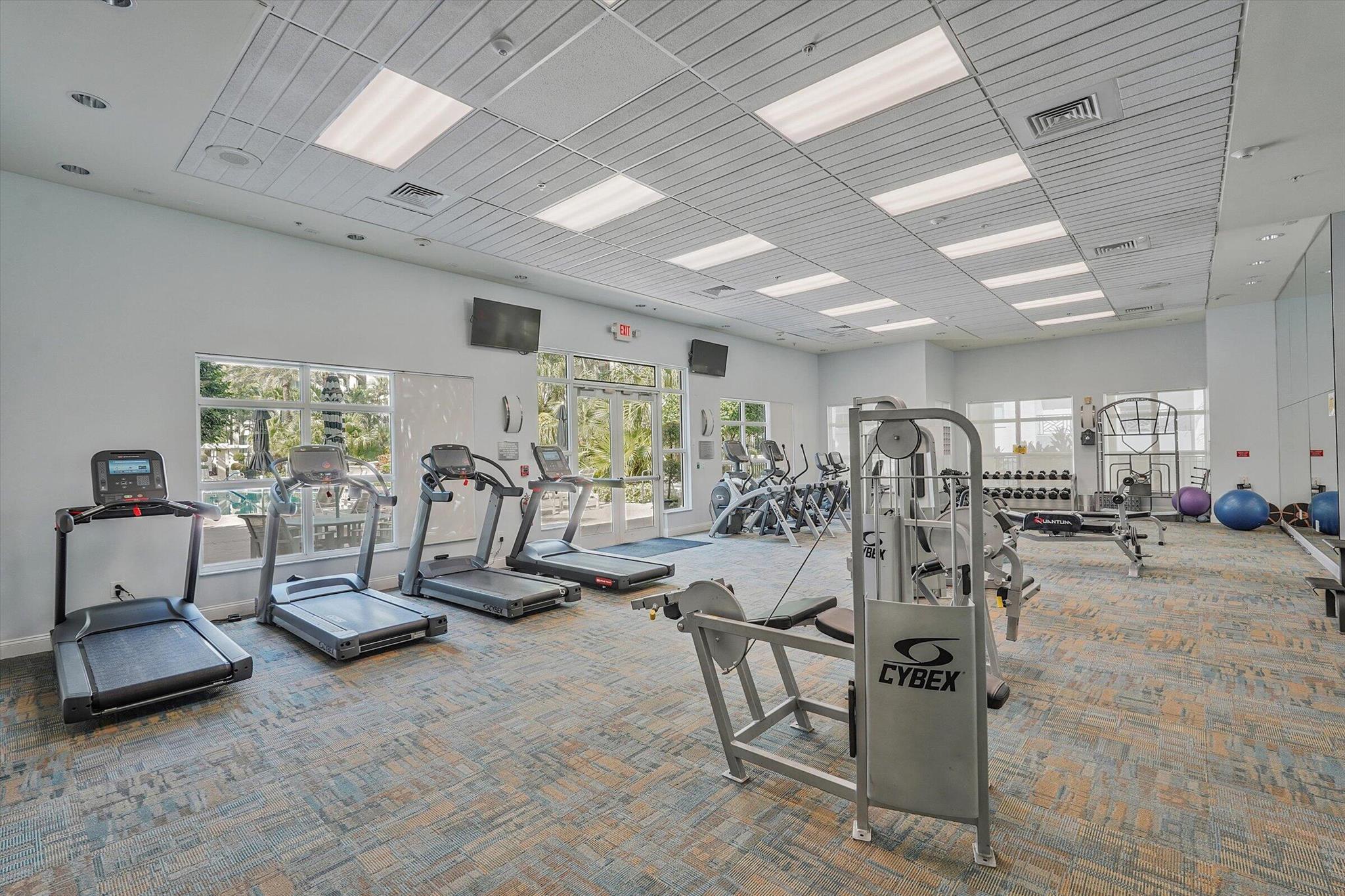 PRADO CONDO - Residential