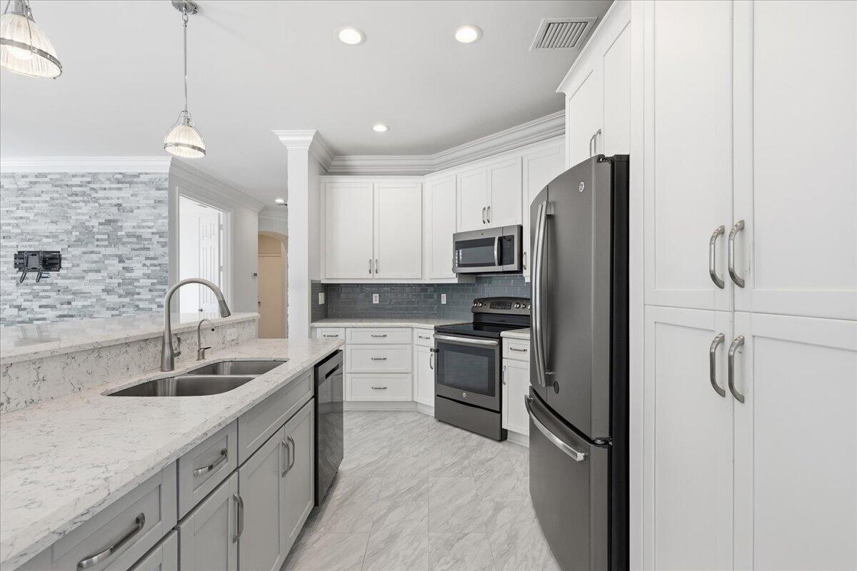 VILLAGES OF WINDSOR 3 - Residential