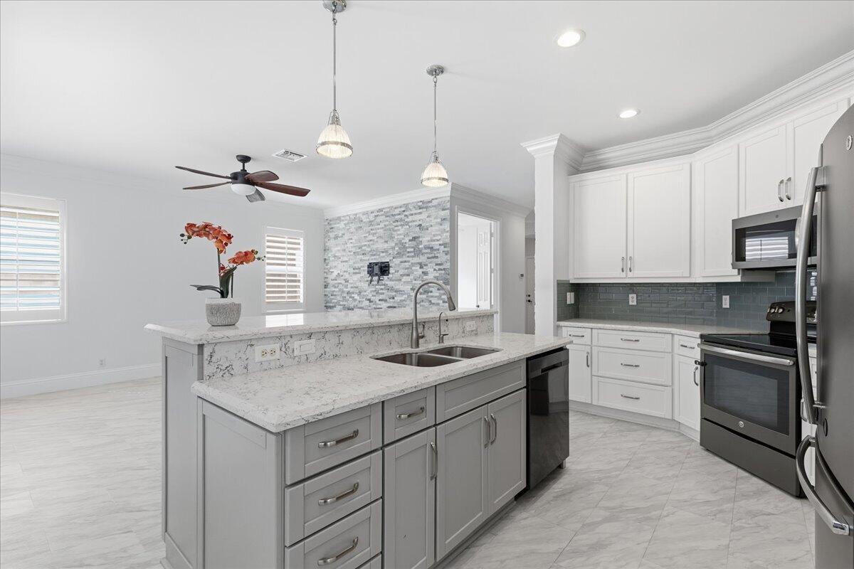 VILLAGES OF WINDSOR 3 - Residential