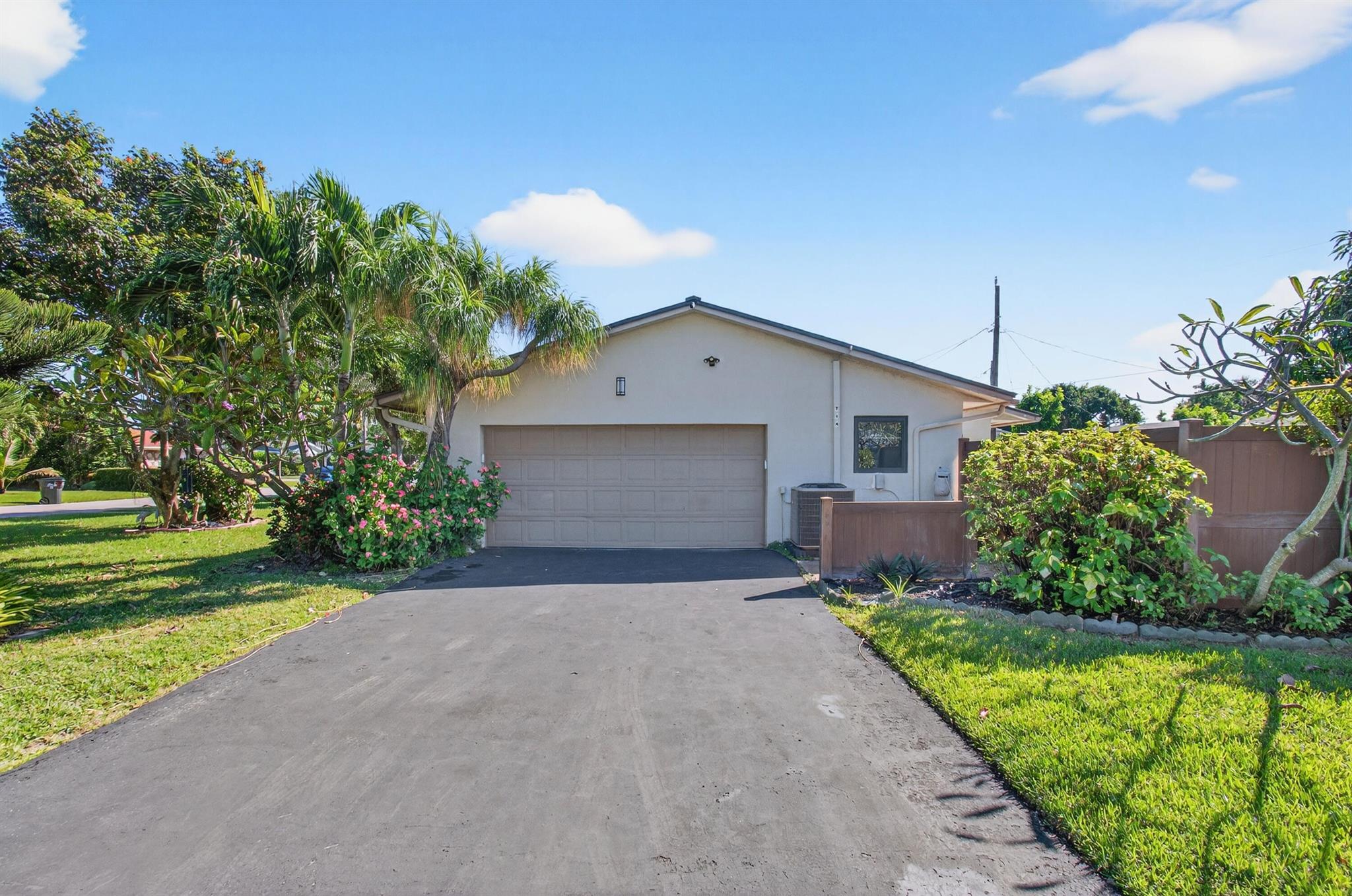 TROPIC PALMS 1 - Residential