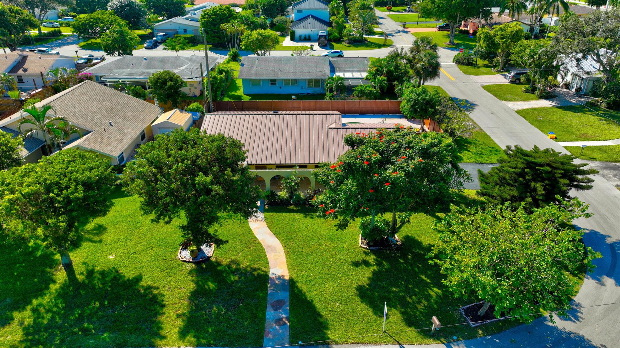 TROPIC PALMS 1 - Residential