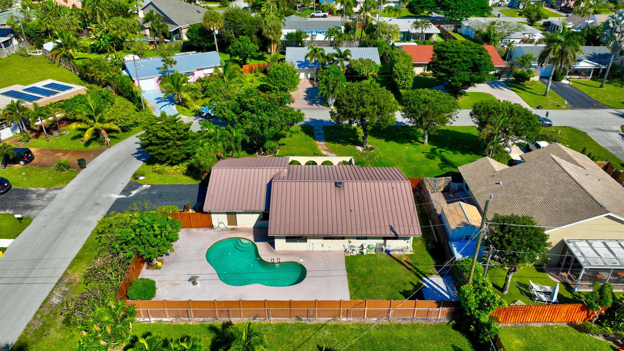 TROPIC PALMS 1 - Residential