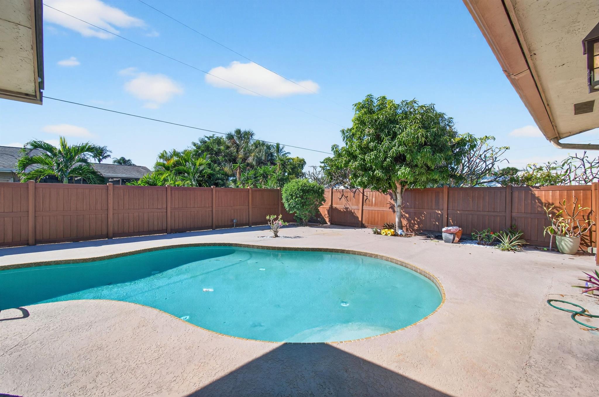 TROPIC PALMS 1 - Residential