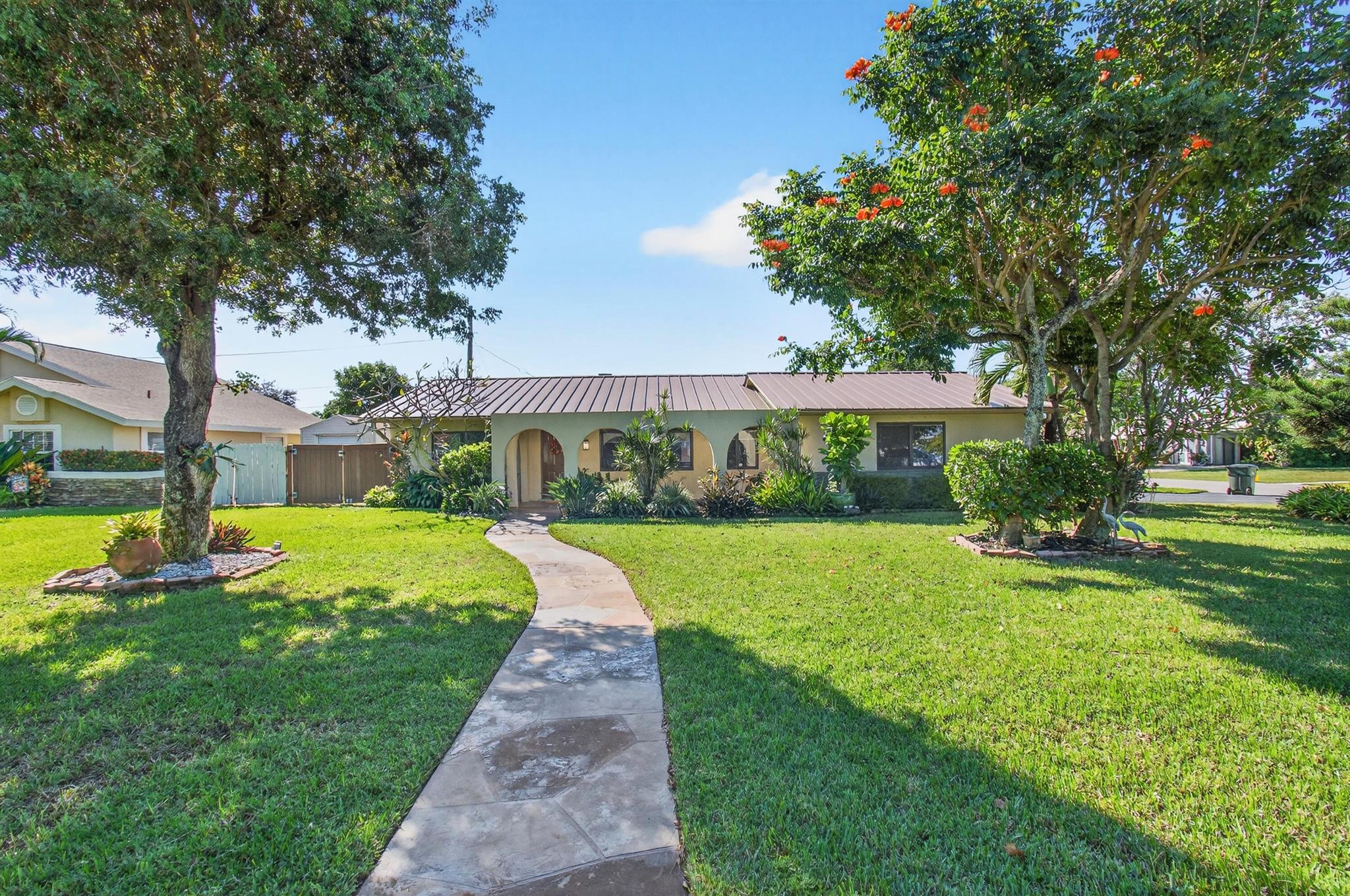 TROPIC PALMS 1 - Residential