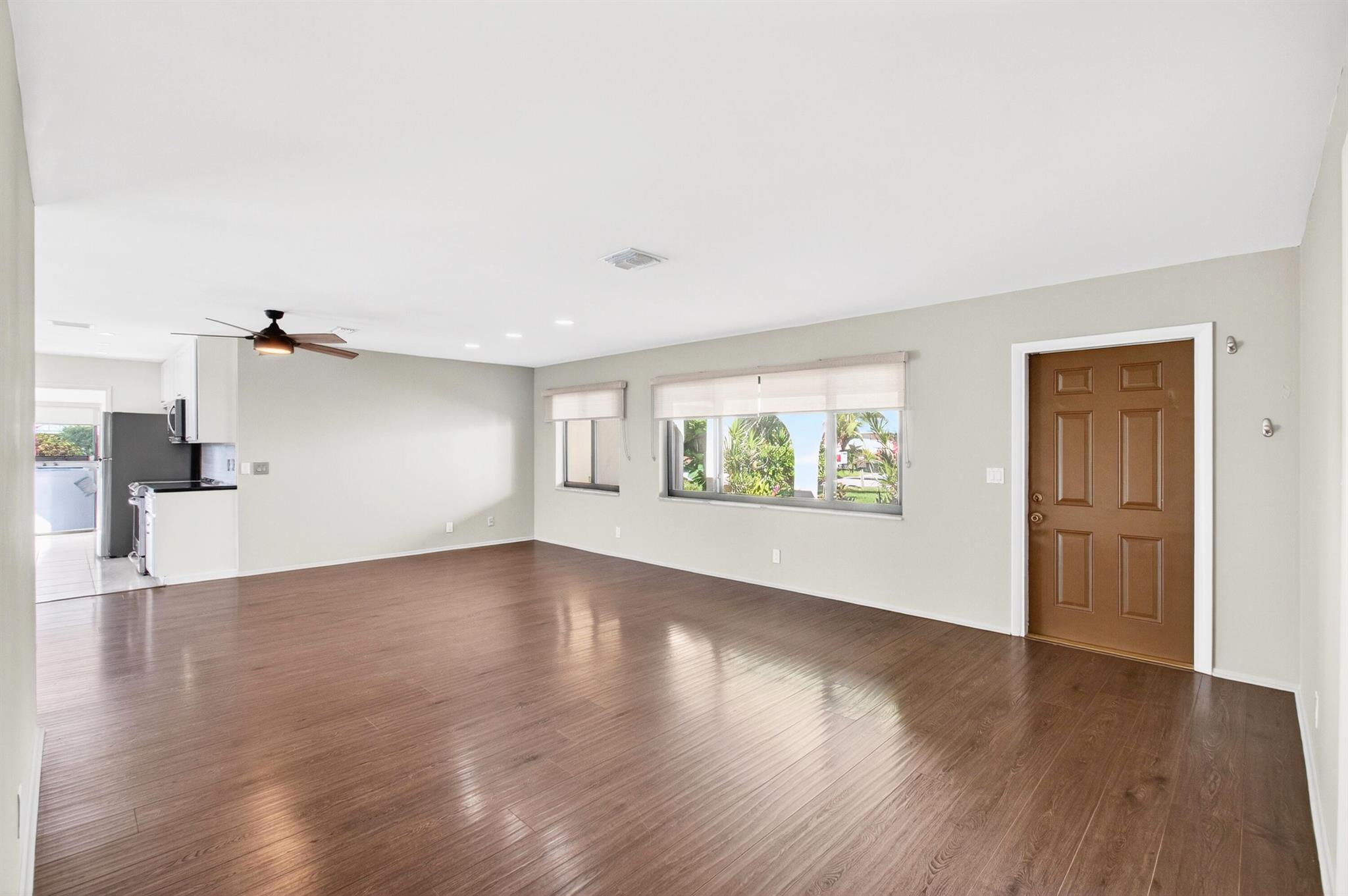 TROPIC PALMS 1 - Residential