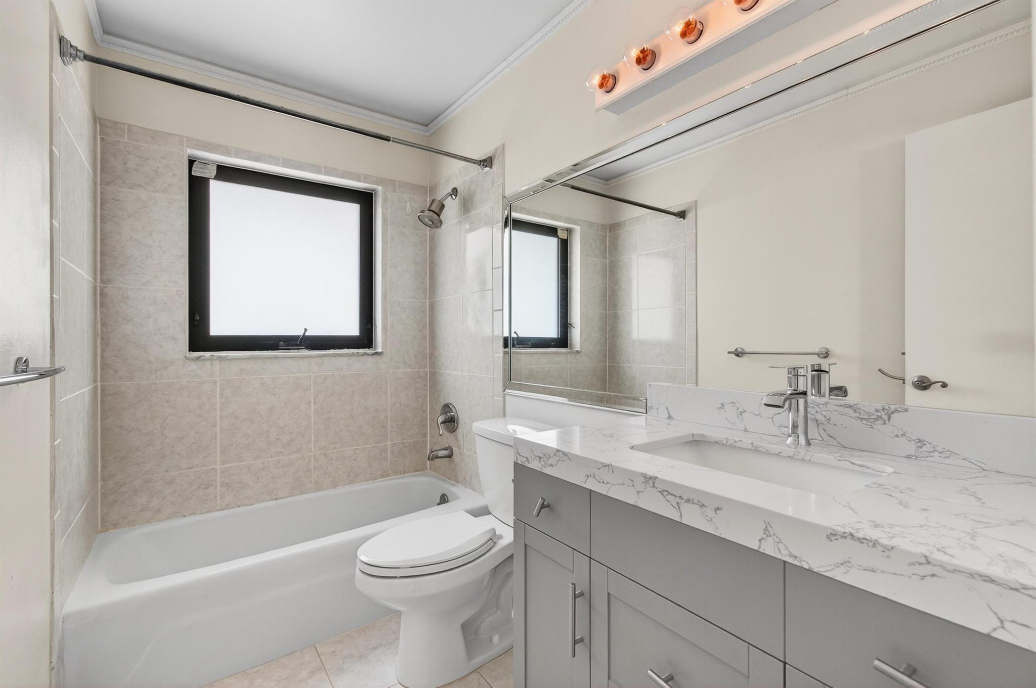 TROPIC PALMS 1 - Residential