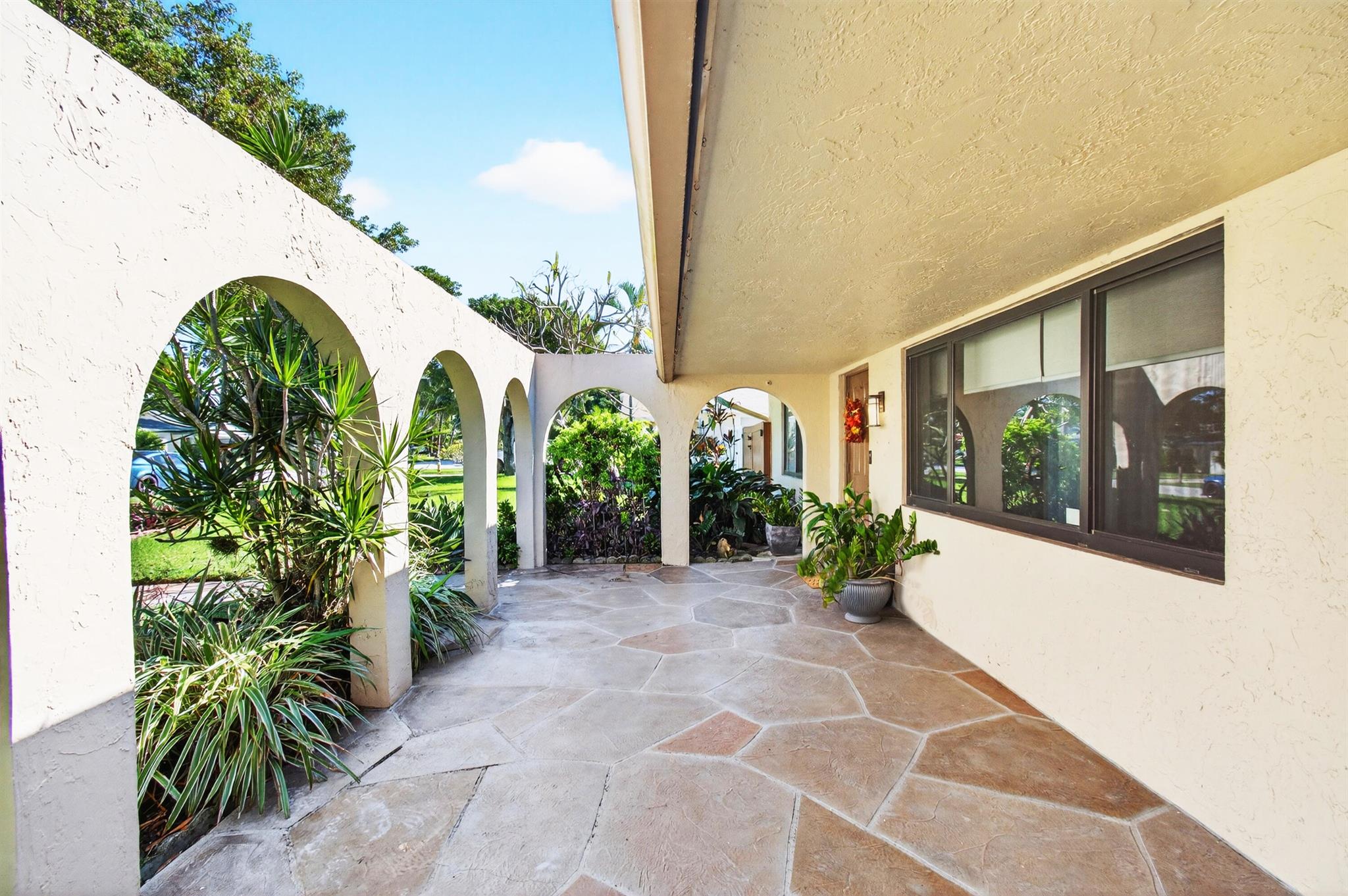 TROPIC PALMS 1 - Residential