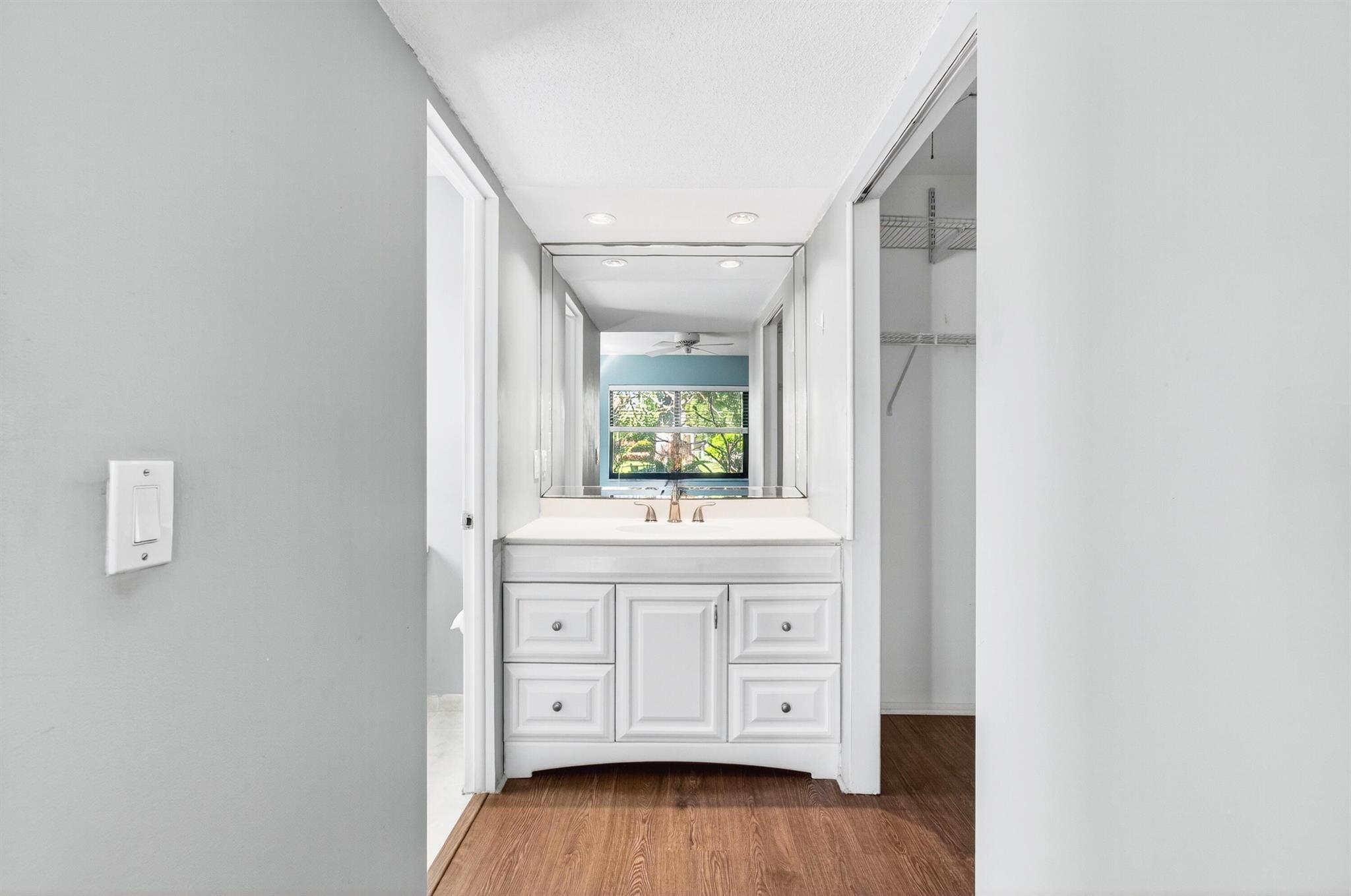 TROPIC PALMS 1 - Residential