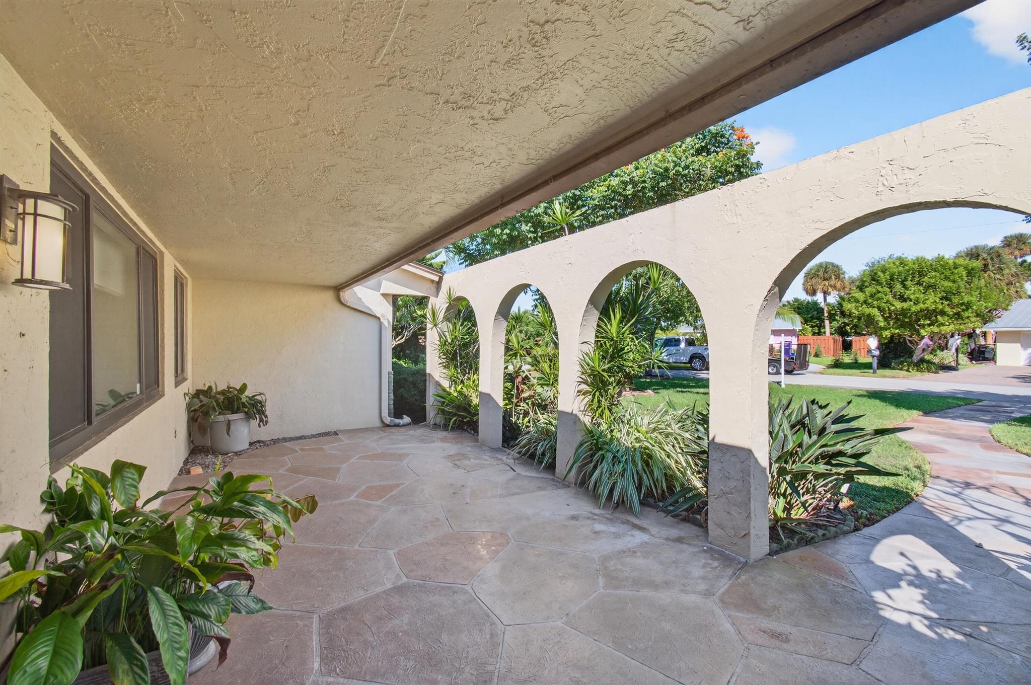 TROPIC PALMS 1 - Residential