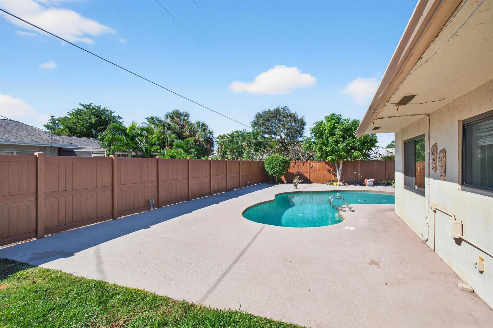 TROPIC PALMS 1 - Residential