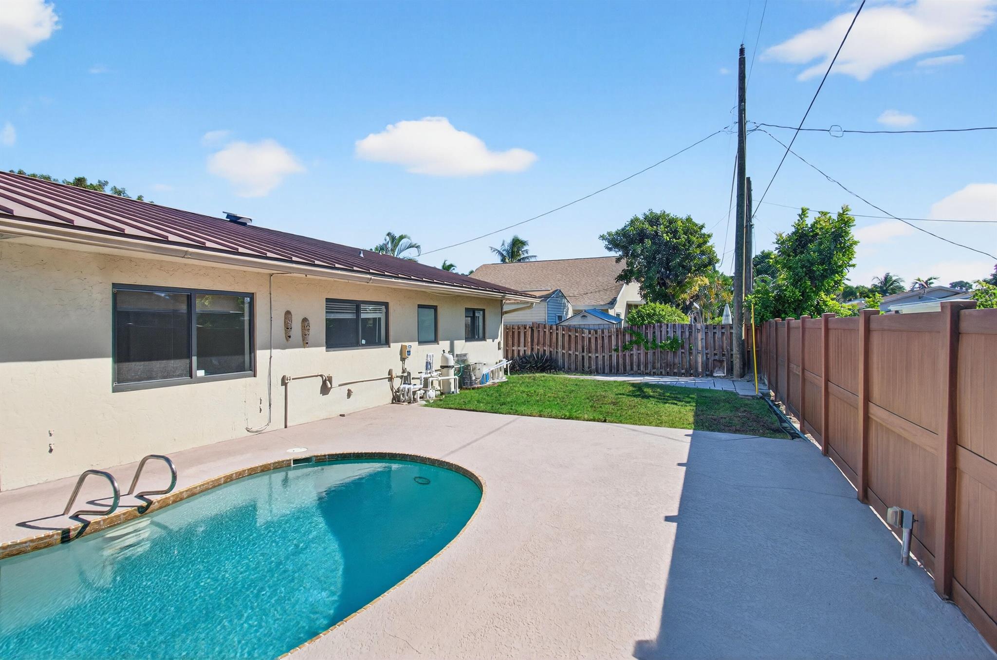 TROPIC PALMS 1 - Residential