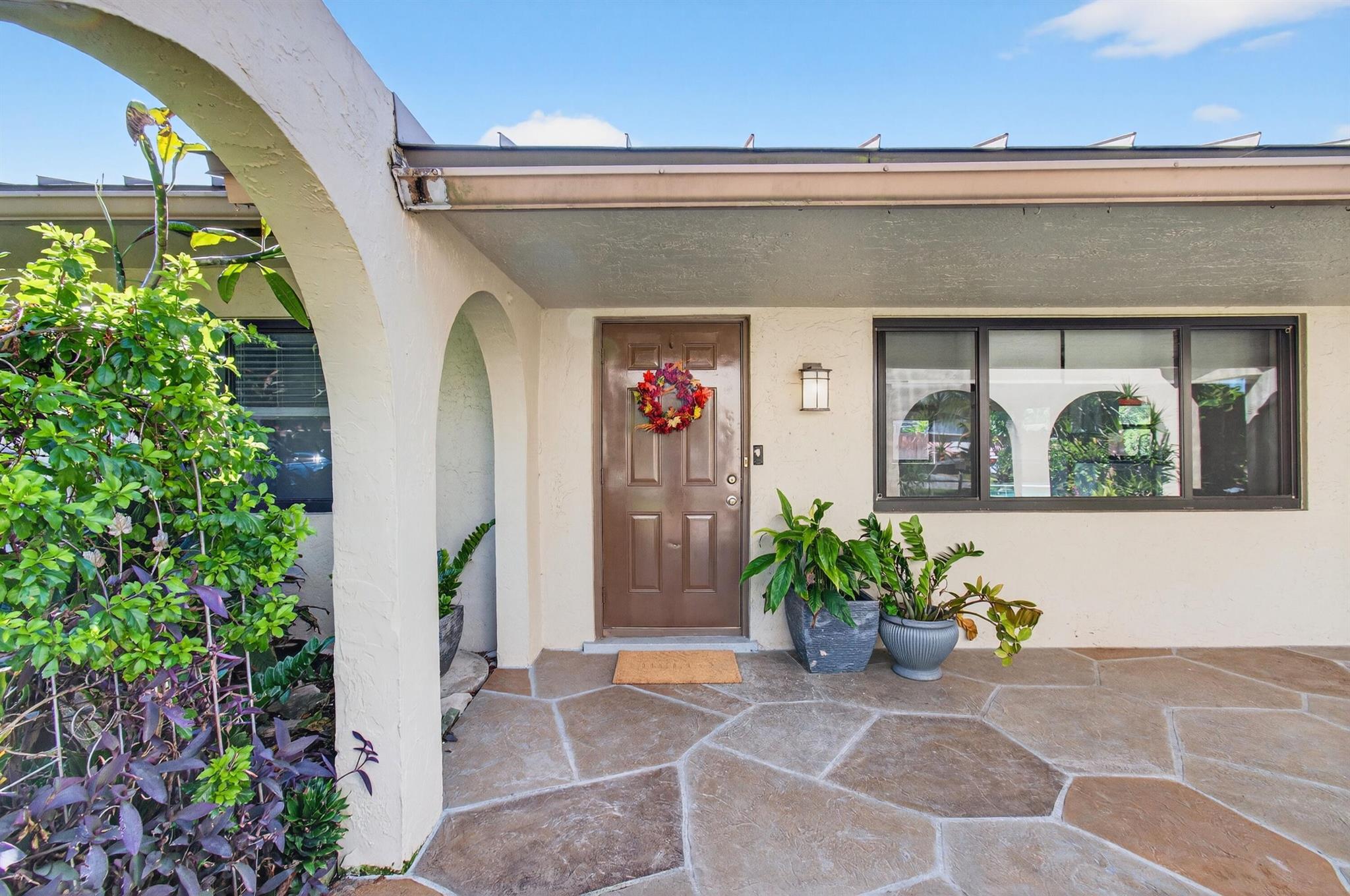 TROPIC PALMS 1 - Residential