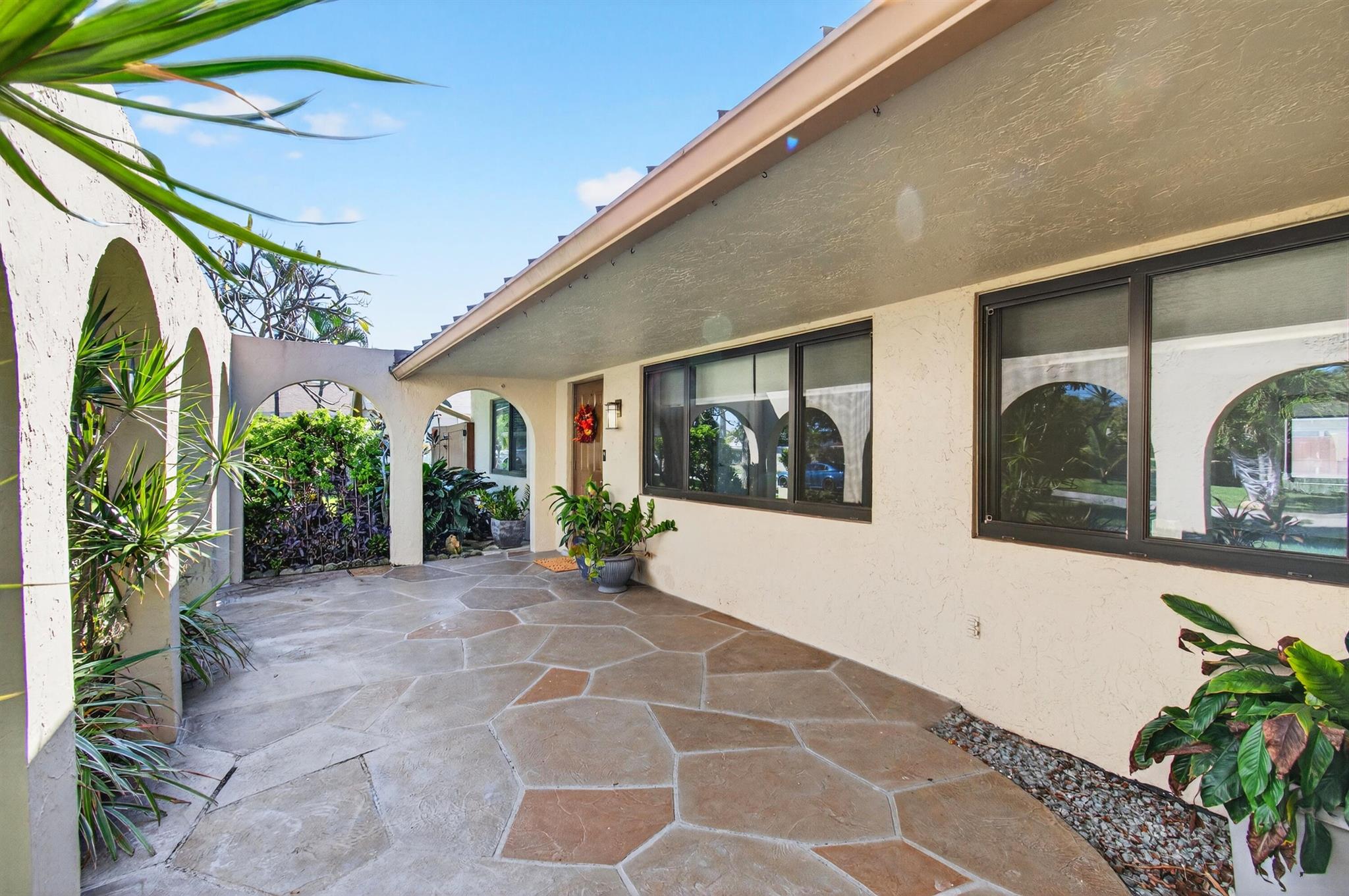 TROPIC PALMS 1 - Residential