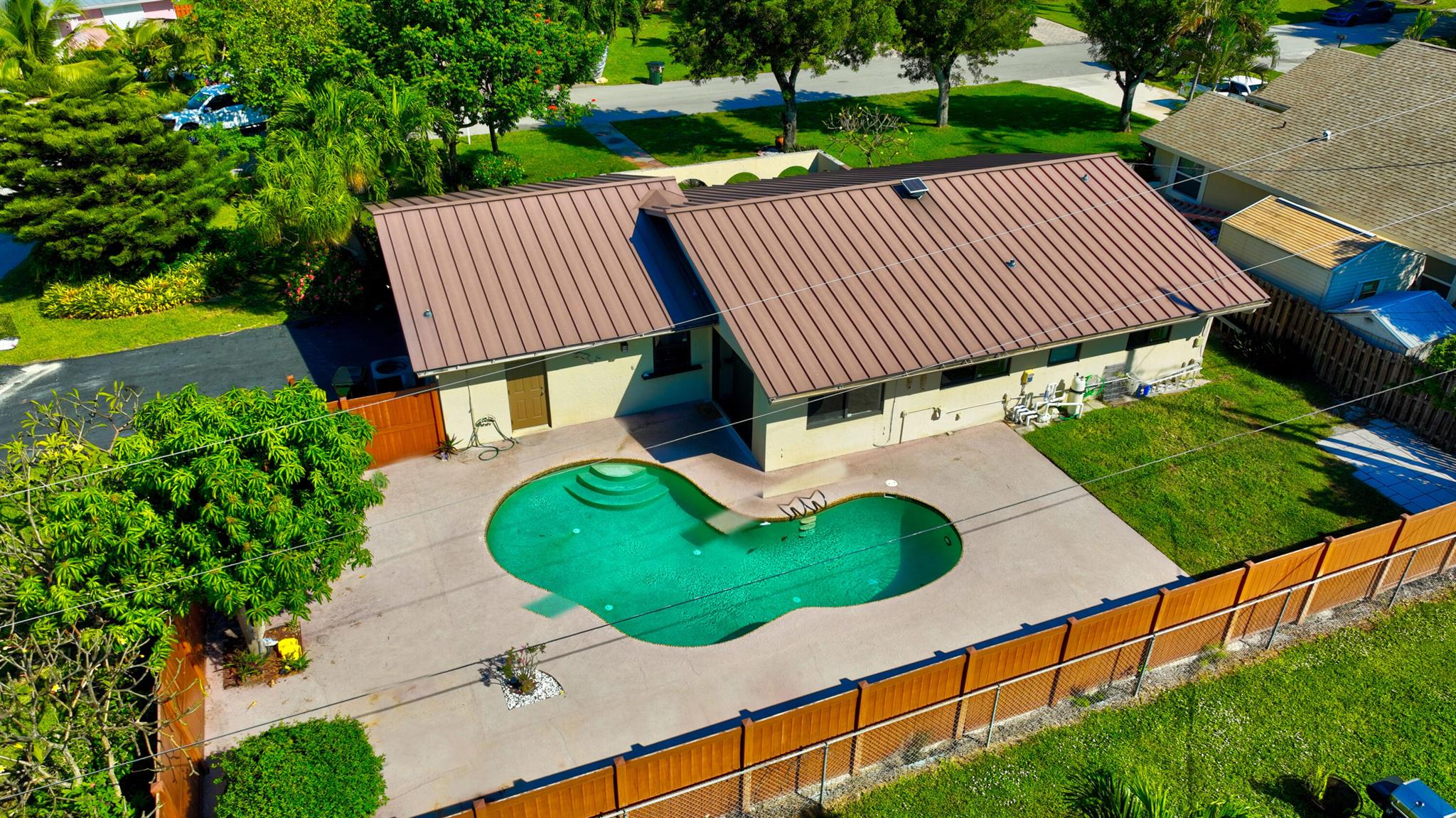 TROPIC PALMS 1 - Residential